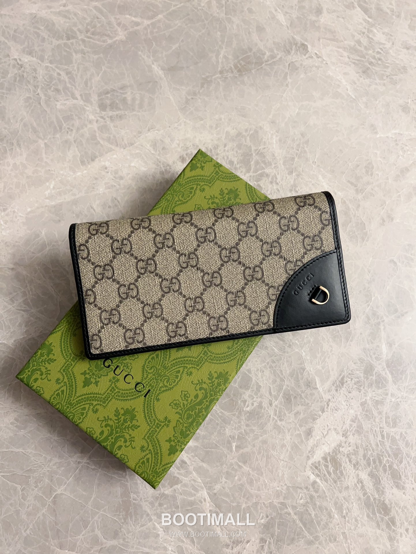 Gucci GG Emblem Canvas Wallet with Snap Closure Multi Slot Detail 구찌 GG 엠블럼 캔버스 스냅 클로저 멀티 슬롯 지갑 821802 19cm 7