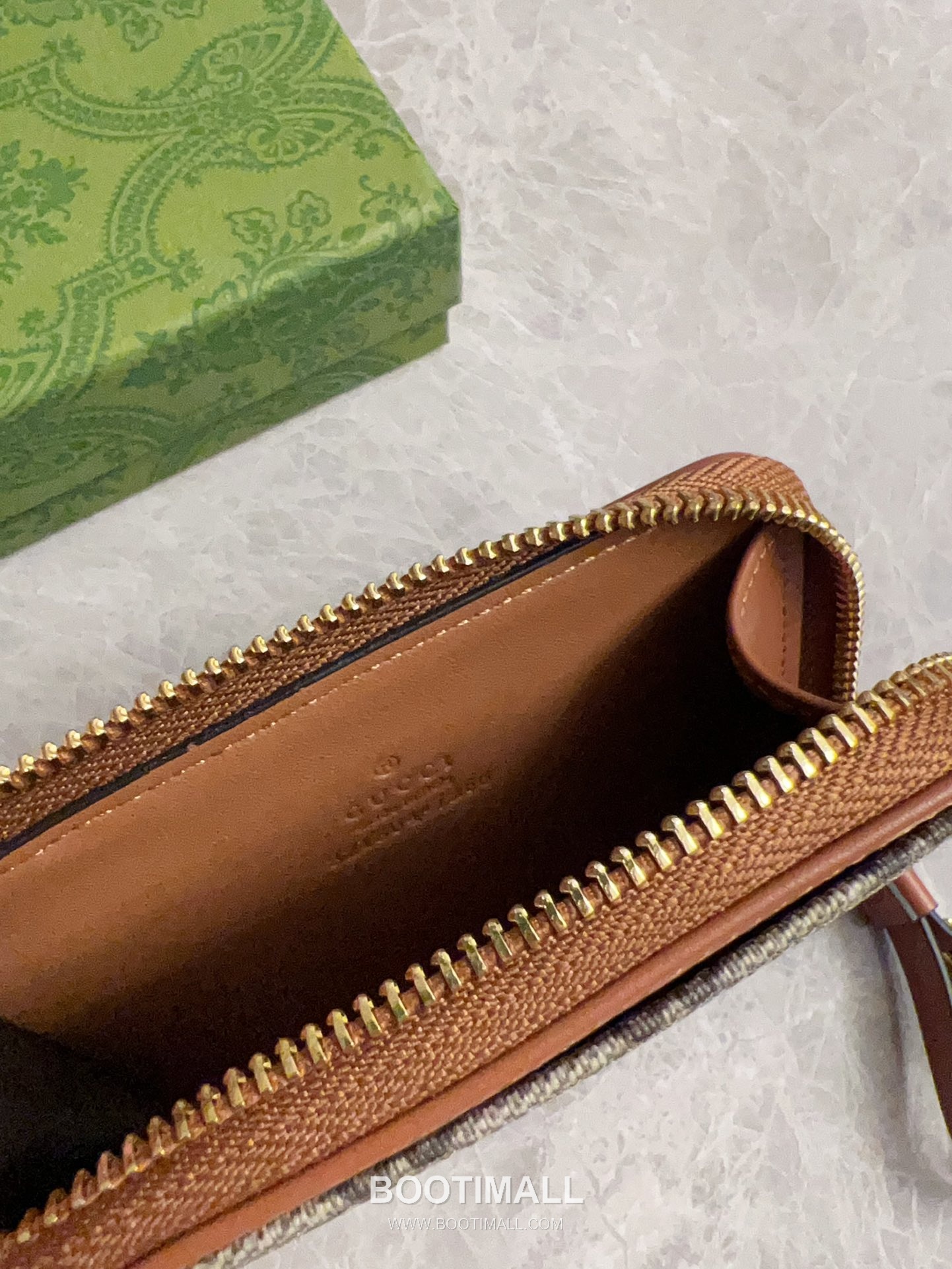 Gucci GG Supreme PVC Wallet Card Holder with Leather Trim Detail 구찌 GG 수프림 PVC 레더 트림 지갑 카드홀더 821804 13cm 4