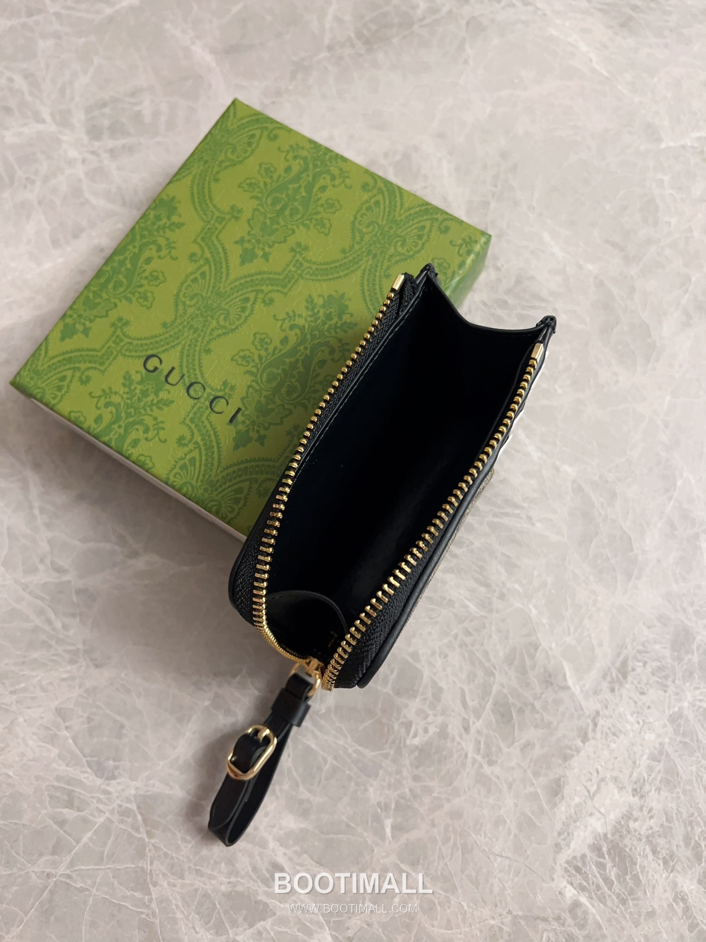 Gucci GG Supreme PVC Card Holder Wallet with Leather Trim and Snap Closure 구찌 GG 수프림 PVC 레더 트림 스냅 클로저 카드홀더 지갑 821804 13cm 2