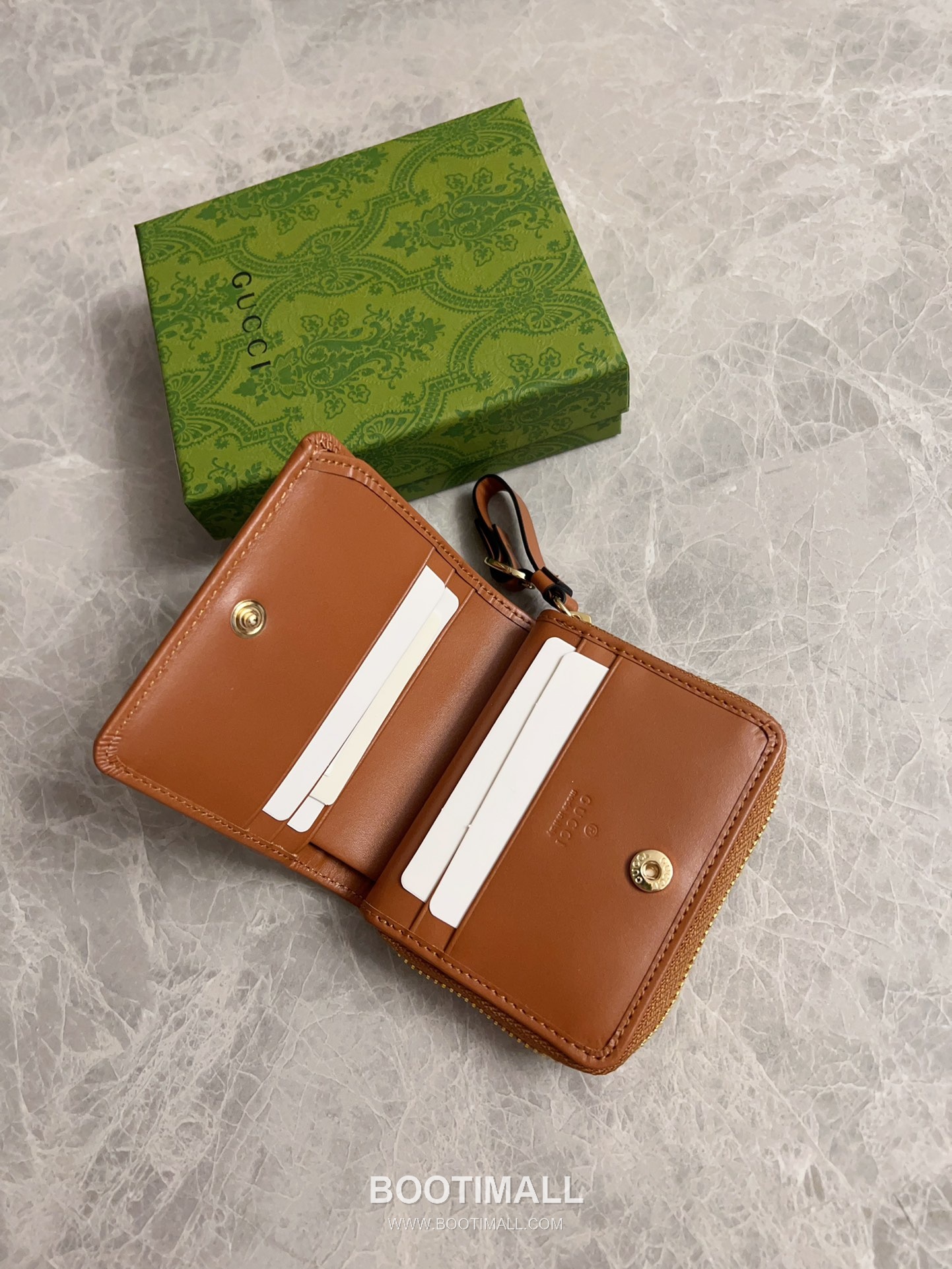 Gucci GG Supreme PVC Wallet with Leather Trim and Snap Closure Detail 구찌 GG 수프림 PVC 레더 트림 스냅 클로저 지갑 819131 11cm 3