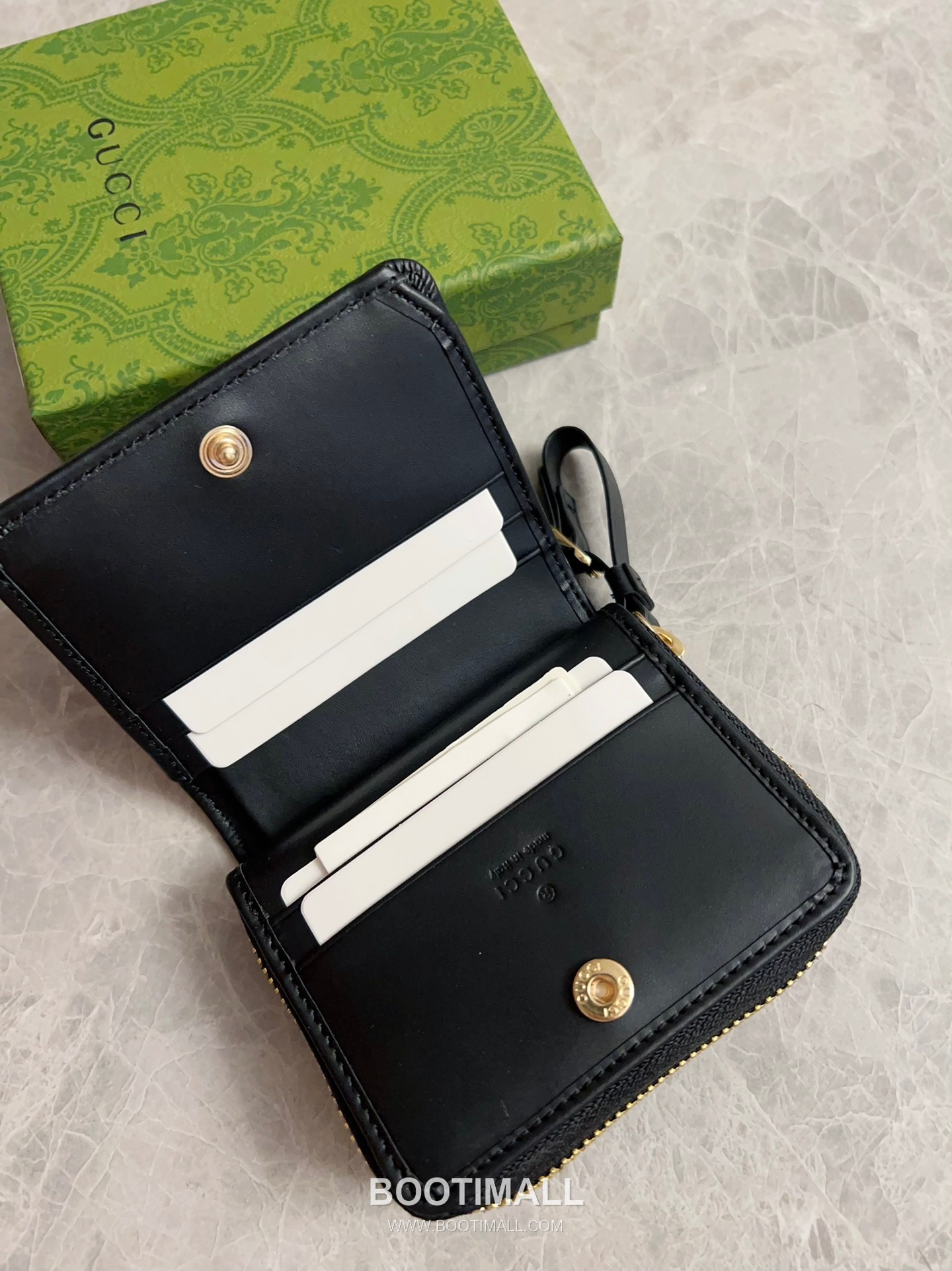 Gucci GG Supreme PVC Wallet with Leather Trim and Snap Closure Detail 구찌 GG 수프림 PVC 레더 트림 스냅 클로저 지갑 819131 11cm 3