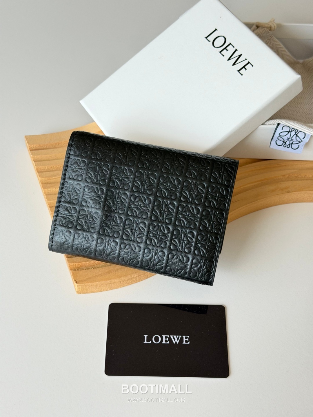 Loewe Tri-Fold Embossed Calfskin Wallet with Zip Coin Pocket Detail 로에베 엠보스드 카프스킨 지퍼 코인포켓 삼단 지갑 L1135 12cm 3