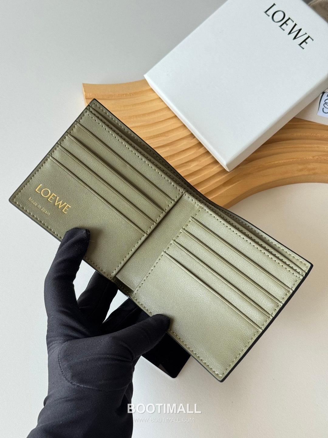 Loewe Puzzle Embossed Calfskin Bi-Fold Wallet with Geometric Detail 로에베 퍼즐 엠보스드 카프스킨 지오메트릭 디테일 반지갑 L1137 11cm 4