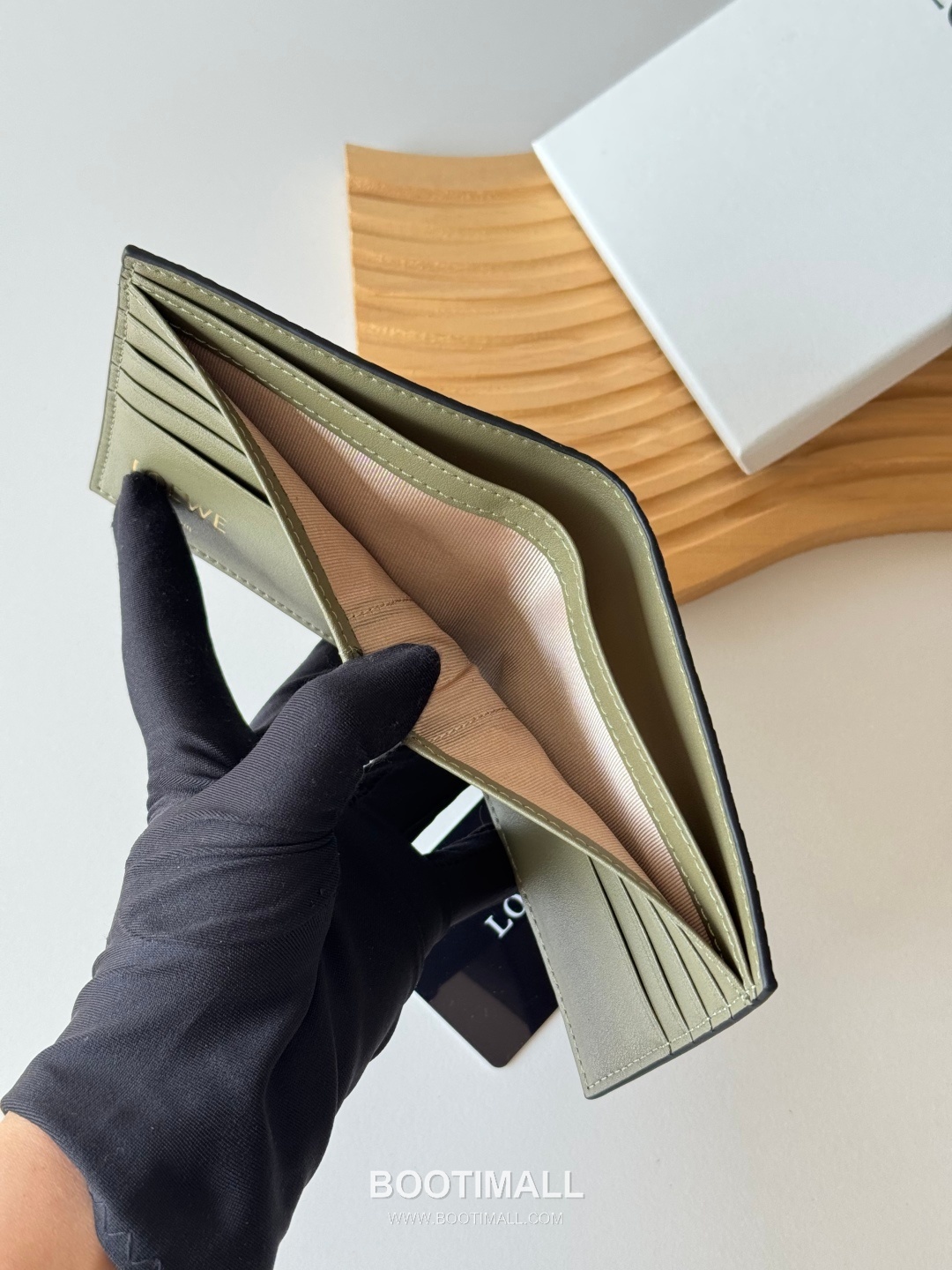 Loewe Puzzle Embossed Calfskin Bi-Fold Wallet with Geometric Detail 로에베 퍼즐 엠보스드 카프스킨 지오메트릭 디테일 반지갑 L1137 11cm 6