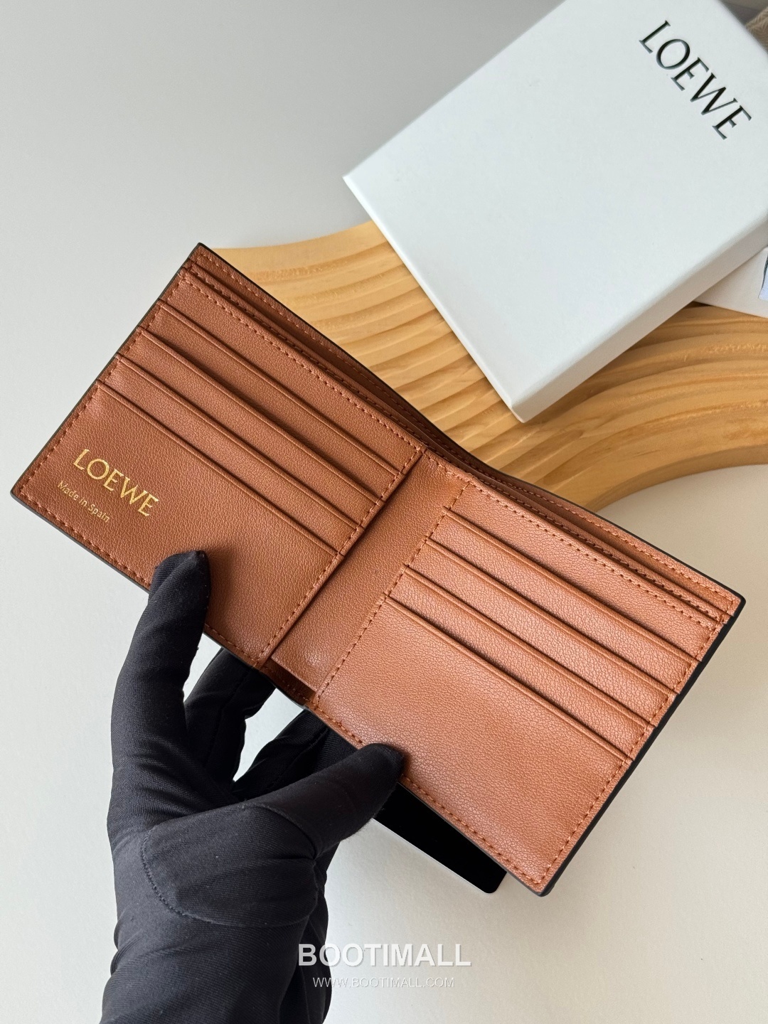 Loewe Puzzle Embossed Calfskin Bi-Fold Wallet with Geometric Detail 로에베 퍼즐 엠보스드 카프스킨 지오메트릭 디테일 반지갑 L1137 11cm 4