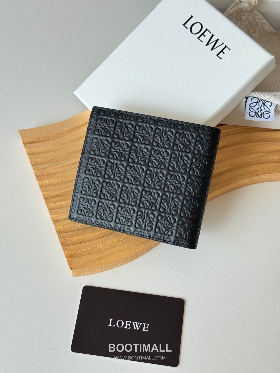 Loewe Puzzle Embossed Calfskin Bi-Fold Wallet with Geometric Detail 로에베 퍼즐 엠보스드 카프스킨 지오메트릭 디테일 반지갑 L1137 11cm 2