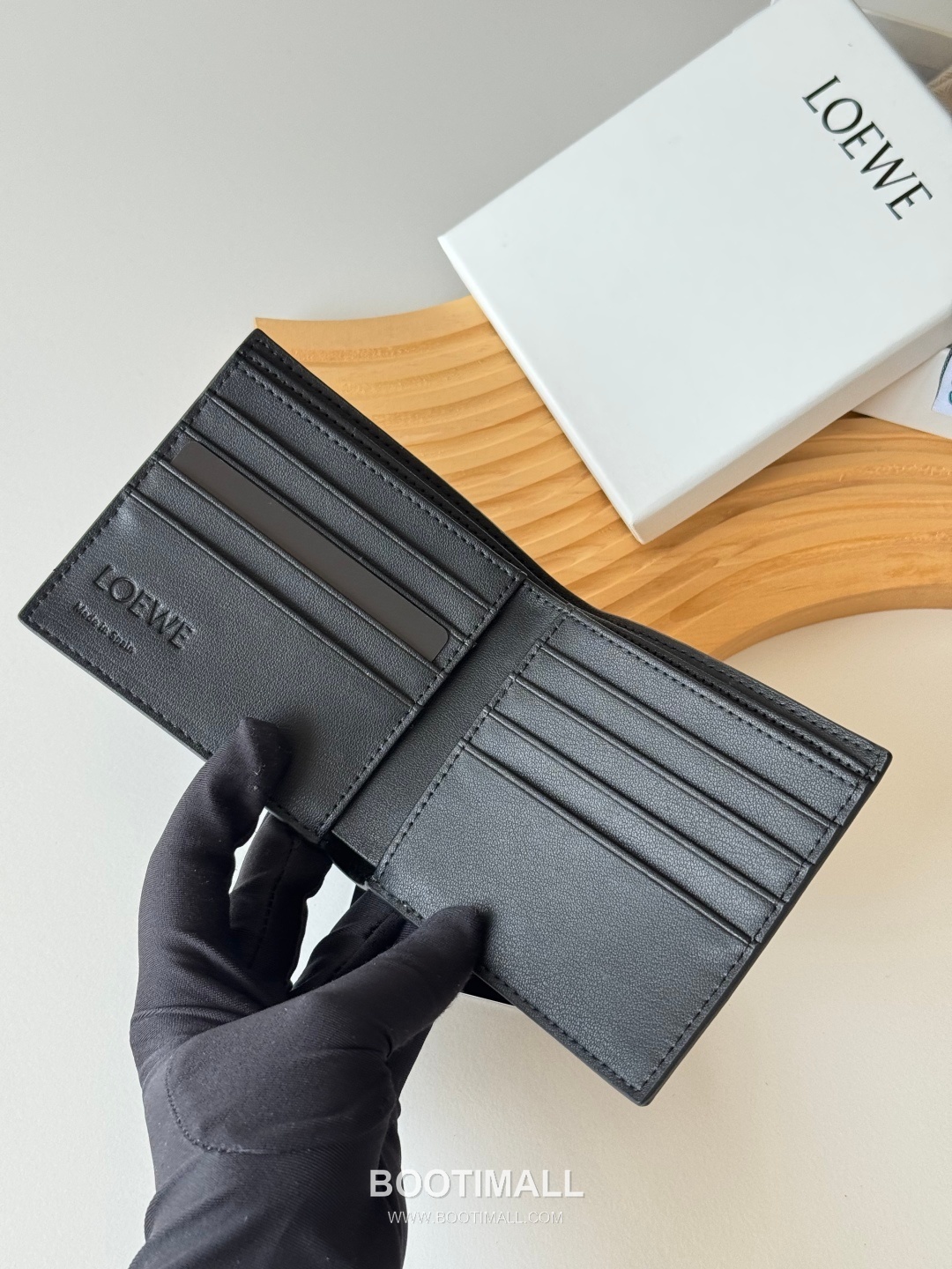 Loewe Puzzle Embossed Calfskin Bi-Fold Wallet with Geometric Detail 로에베 퍼즐 엠보스드 카프스킨 지오메트릭 디테일 반지갑 L1137 11cm 4