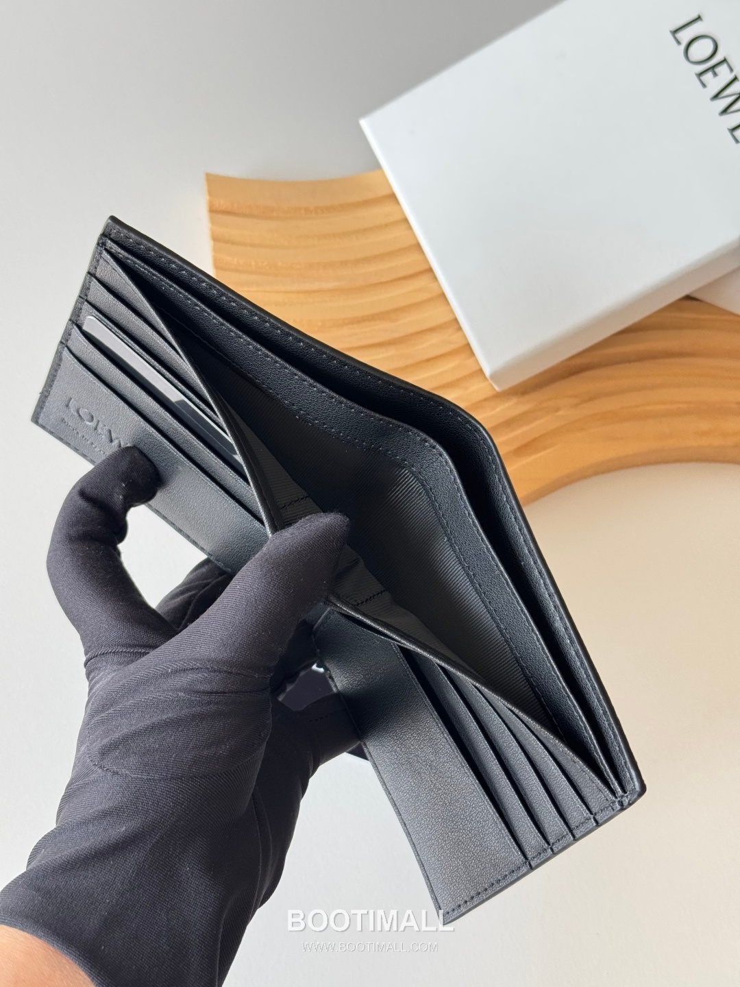 Loewe Puzzle Embossed Calfskin Bi-Fold Wallet with Geometric Detail 로에베 퍼즐 엠보스드 카프스킨 지오메트릭 디테일 반지갑 L1137 11cm 6