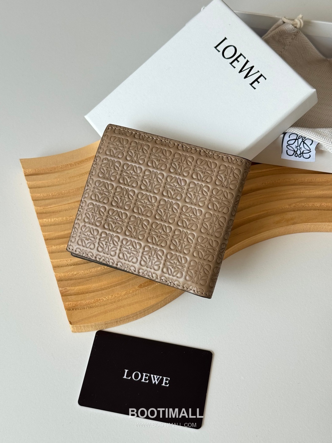 Loewe Puzzle Embossed Calfskin Bi-Fold Wallet with Geometric Detail 로에베 퍼즐 엠보스드 카프스킨 지오메트릭 디테일 반지갑 L1137 11cm 2