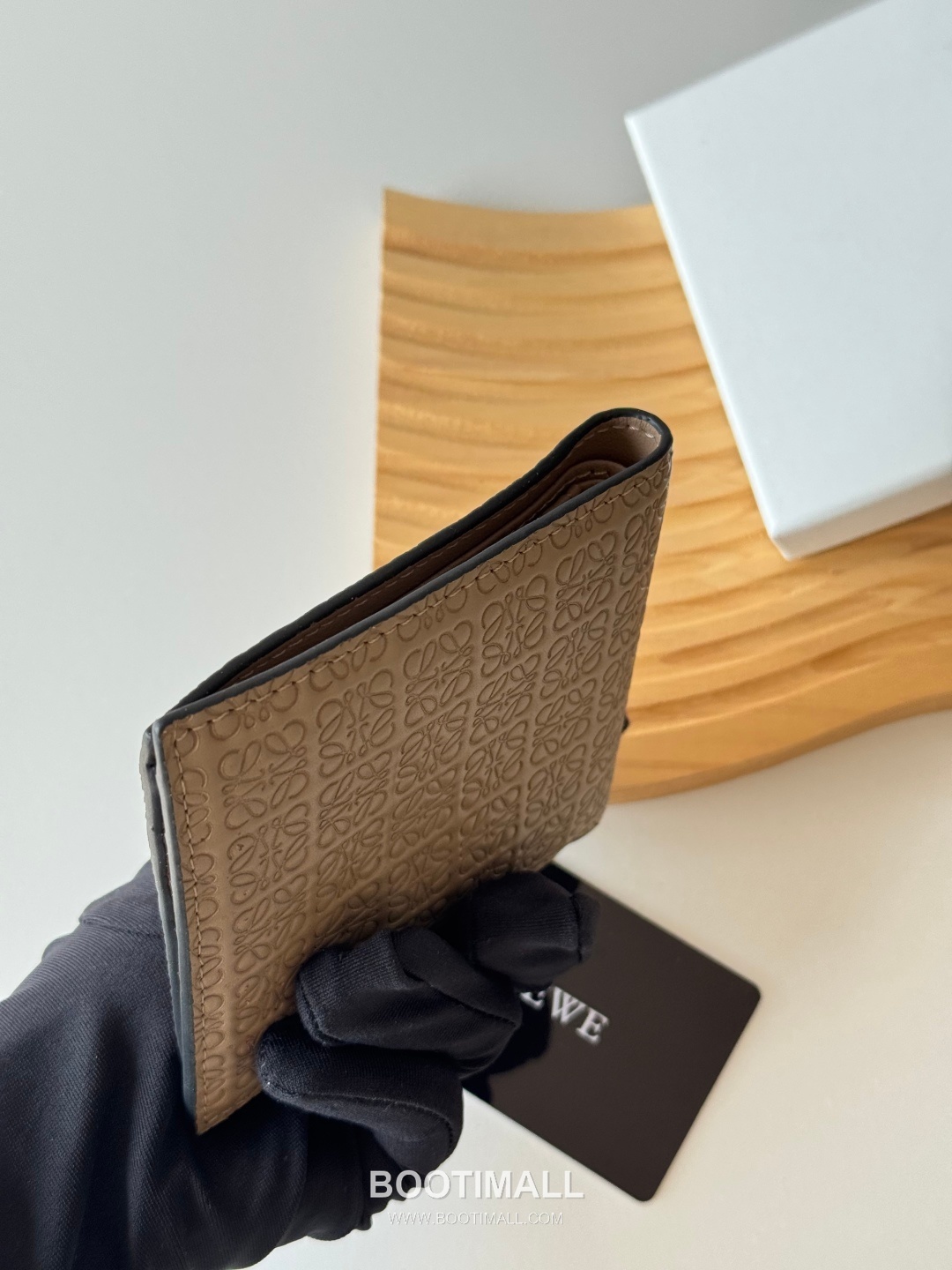 Loewe Puzzle Embossed Calfskin Bi-Fold Wallet with Geometric Detail 로에베 퍼즐 엠보스드 카프스킨 지오메트릭 디테일 반지갑 L1137 11cm 3