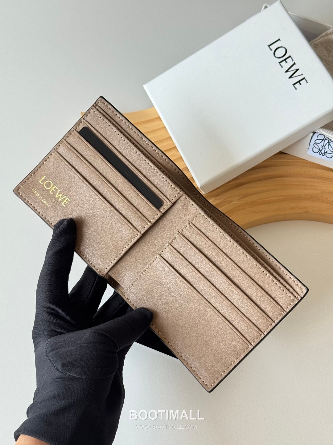 Loewe Puzzle Embossed Calfskin Bi-Fold Wallet with Geometric Detail 로에베 퍼즐 엠보스드 카프스킨 지오메트릭 디테일 반지갑 L1137 11cm 4