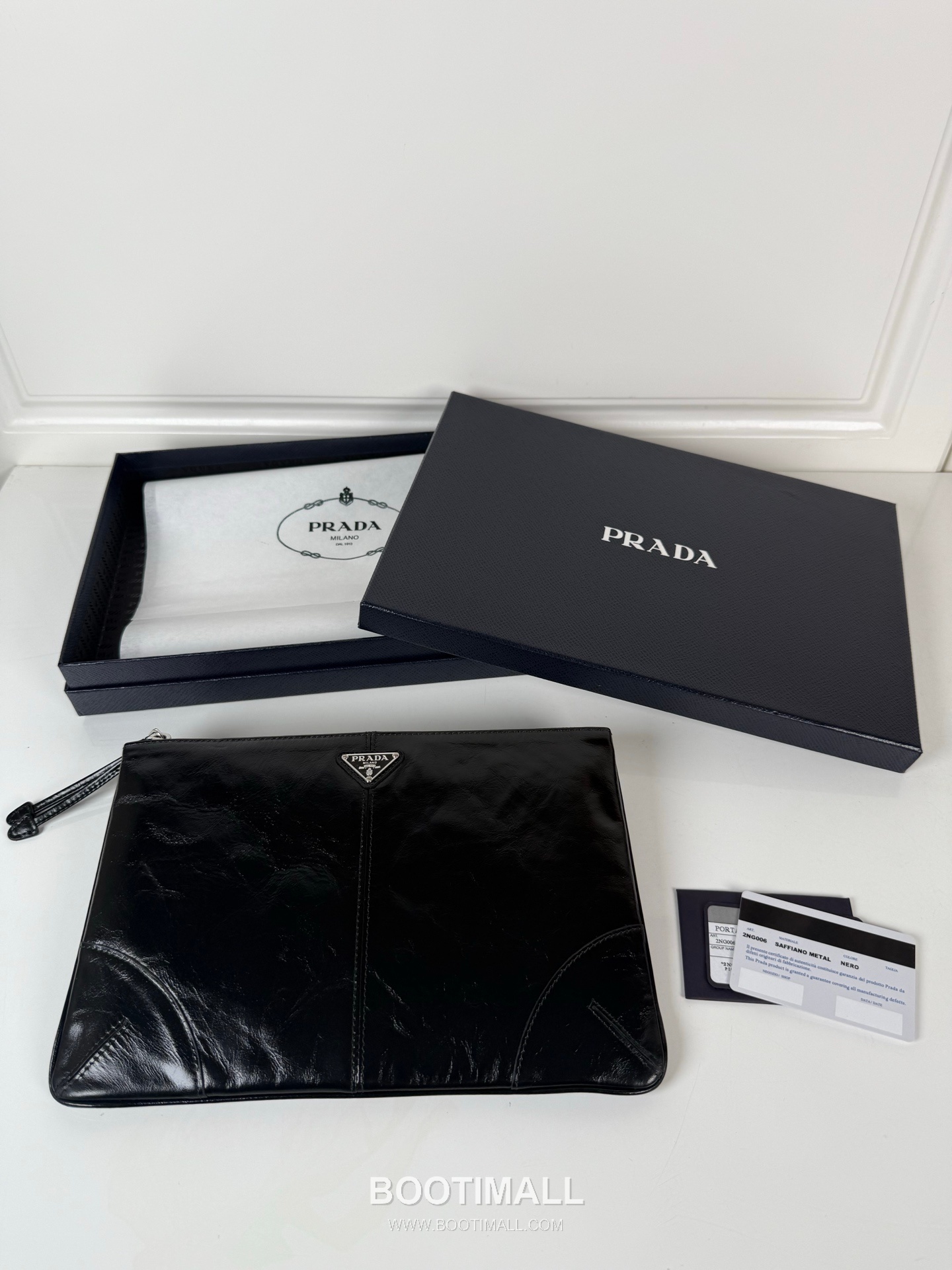 Prada Oiled Wax Leather Clutch Bag with Triangle Logo and Zip Closure 프라다 오일드 왁스 레더 트라이앵글 로고 지퍼 클러치백 2NH006A 28cm 1