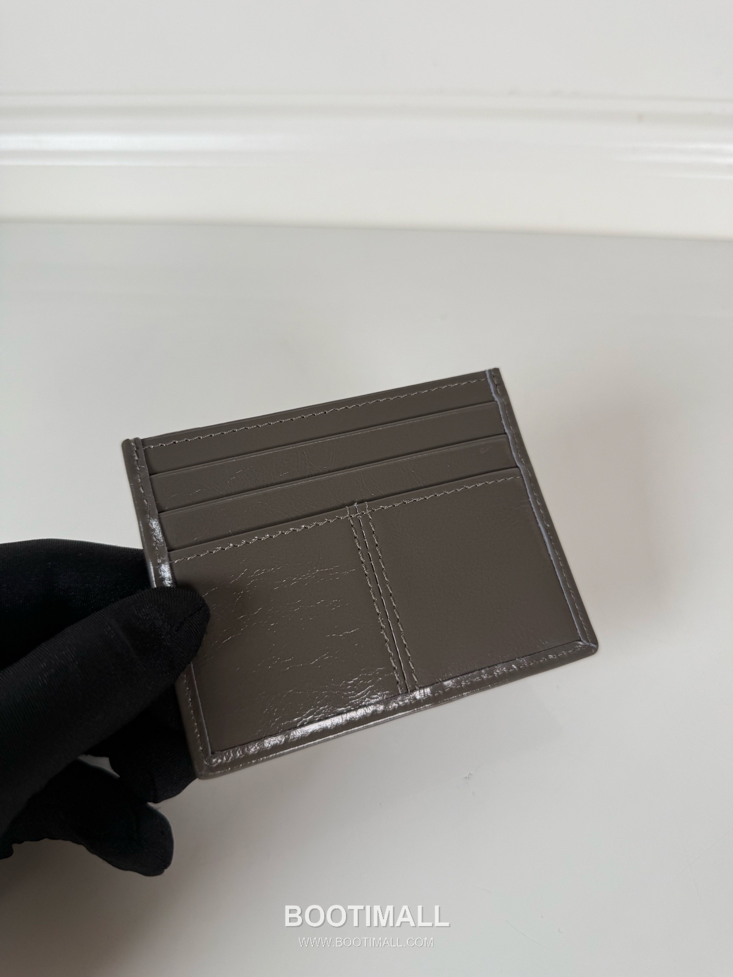 Prada Oiled Wax Calfskin Card Holder with Triangle Logo Multi Slot Detail 프라다 오일드 왁스 카프스킨 트라이앵글 로고 멀티 슬롯 카드홀더 1MC025 11.2cm 4