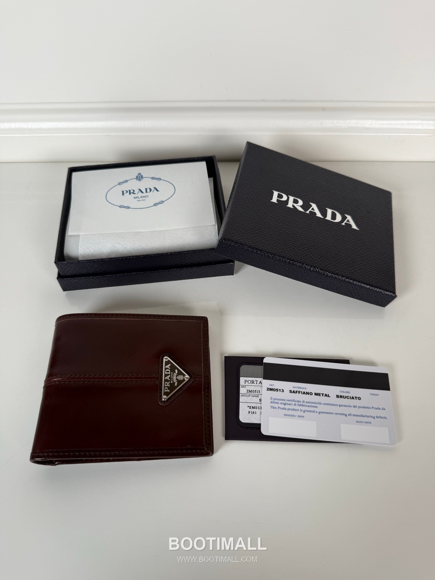 Prada Oiled Wax Calfskin Bi-Fold Wallet with Multi Card Slot Detail 프라다 오일드 왁스 카프스킨 멀티 카드 슬롯 반지갑 2M0513 11cm 1