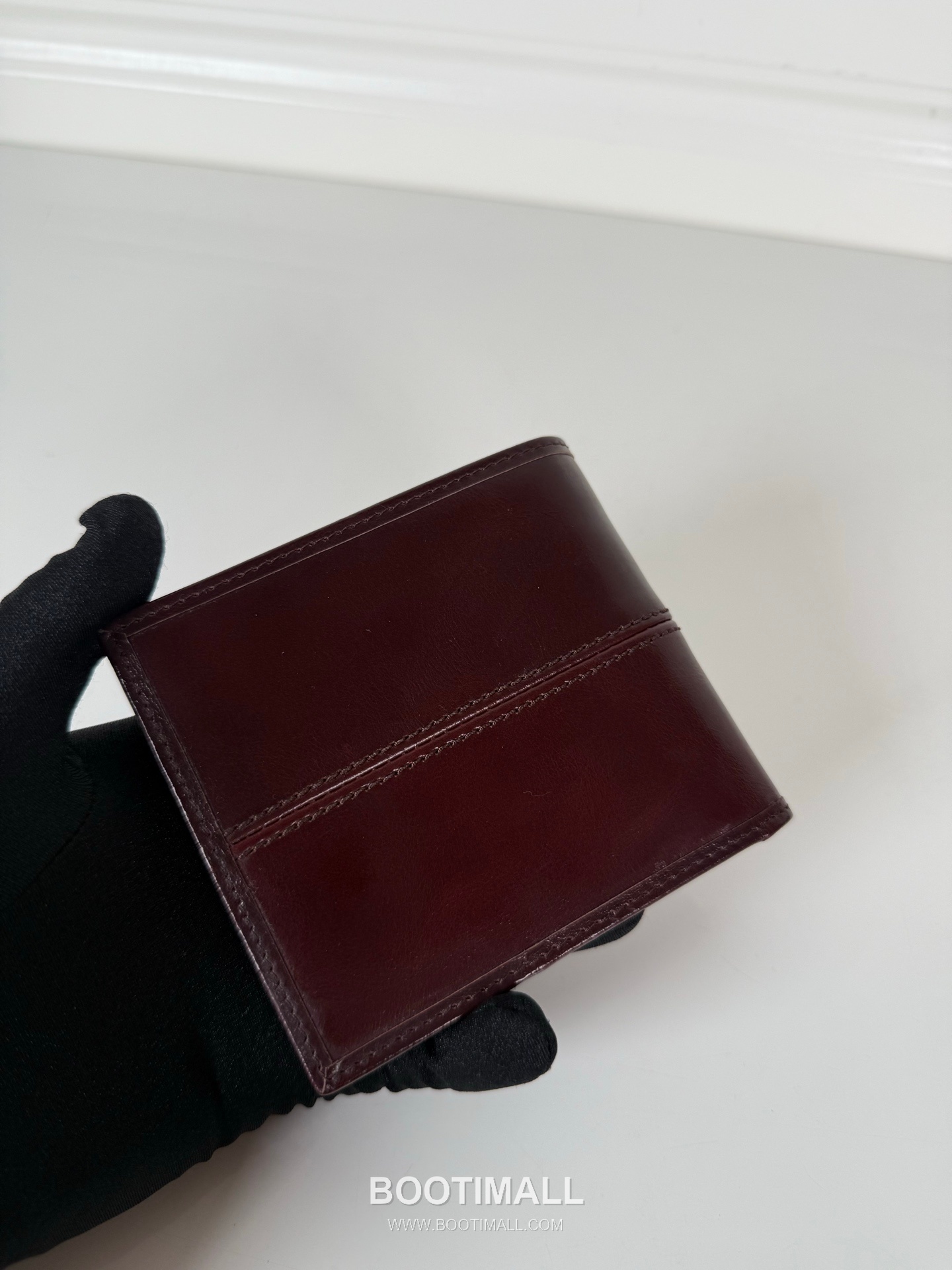 Prada Oiled Wax Calfskin Bi-Fold Wallet with Multi Card Slot Detail 프라다 오일드 왁스 카프스킨 멀티 카드 슬롯 반지갑 2M0513 11cm 4