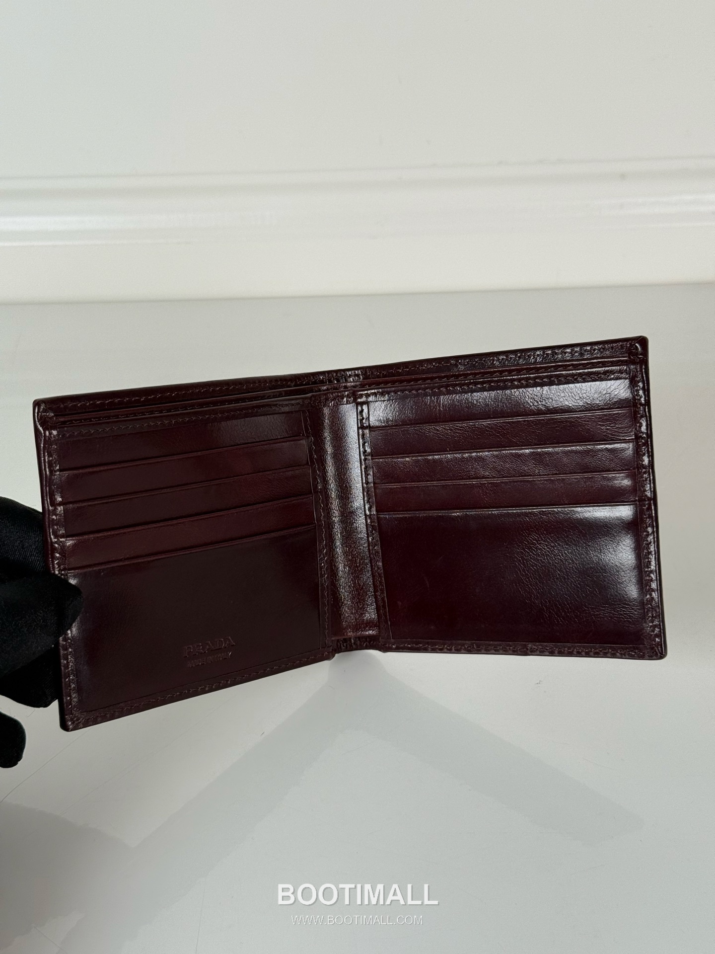 Prada Oiled Wax Calfskin Bi-Fold Wallet with Multi Card Slot Detail 프라다 오일드 왁스 카프스킨 멀티 카드 슬롯 반지갑 2M0513 11cm 6