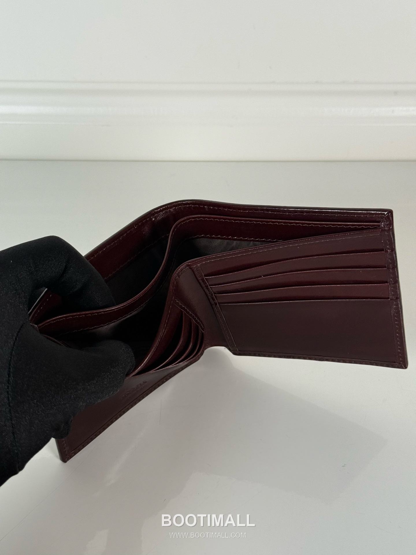 Prada Oiled Wax Calfskin Bi-Fold Wallet with Multi Card Slot Detail 프라다 오일드 왁스 카프스킨 멀티 카드 슬롯 반지갑 2M0513 11cm 7