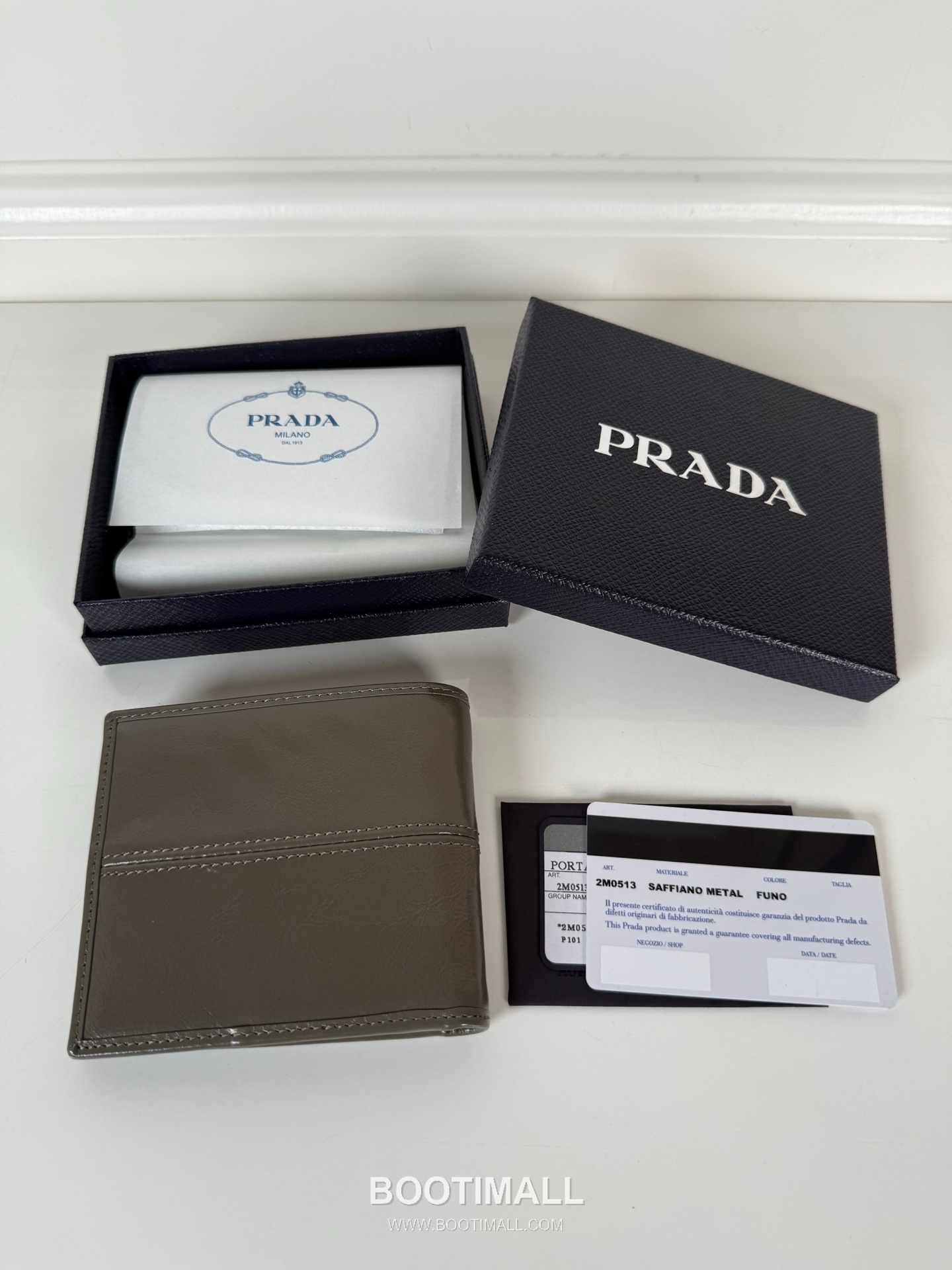 Prada Oiled Wax Calfskin Bi-Fold Wallet with Multi Card Slot Detail 프라다 오일드 왁스 카프스킨 멀티 카드 슬롯 반지갑 2M0513 11cm 2