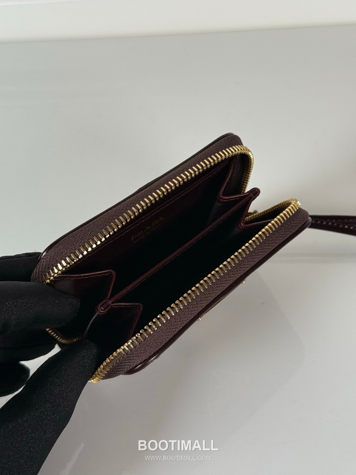 Prada Oiled Wax Calfskin Zip Card Holder with Pleated Slot Detail 프라다 오일드 왁스 카프스킨 플리츠 슬롯 지퍼 카드홀더 2MM003 11cm 7