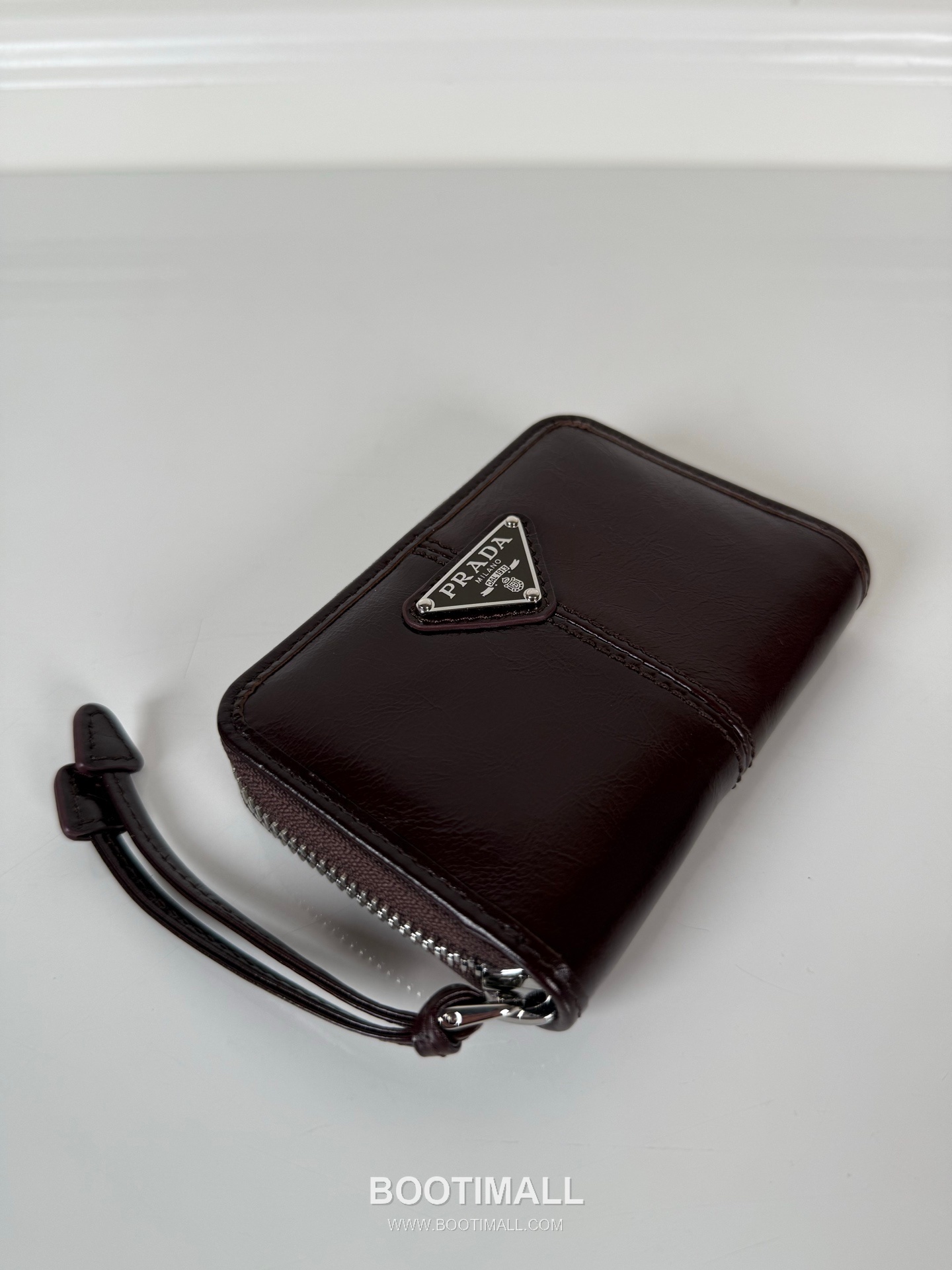 Prada Oiled Wax Calfskin Zip Card Holder with Pleated Slot Detail 프라다 오일드 왁스 카프스킨 플리츠 슬롯 지퍼 카드홀더 2MM003 11cm 6