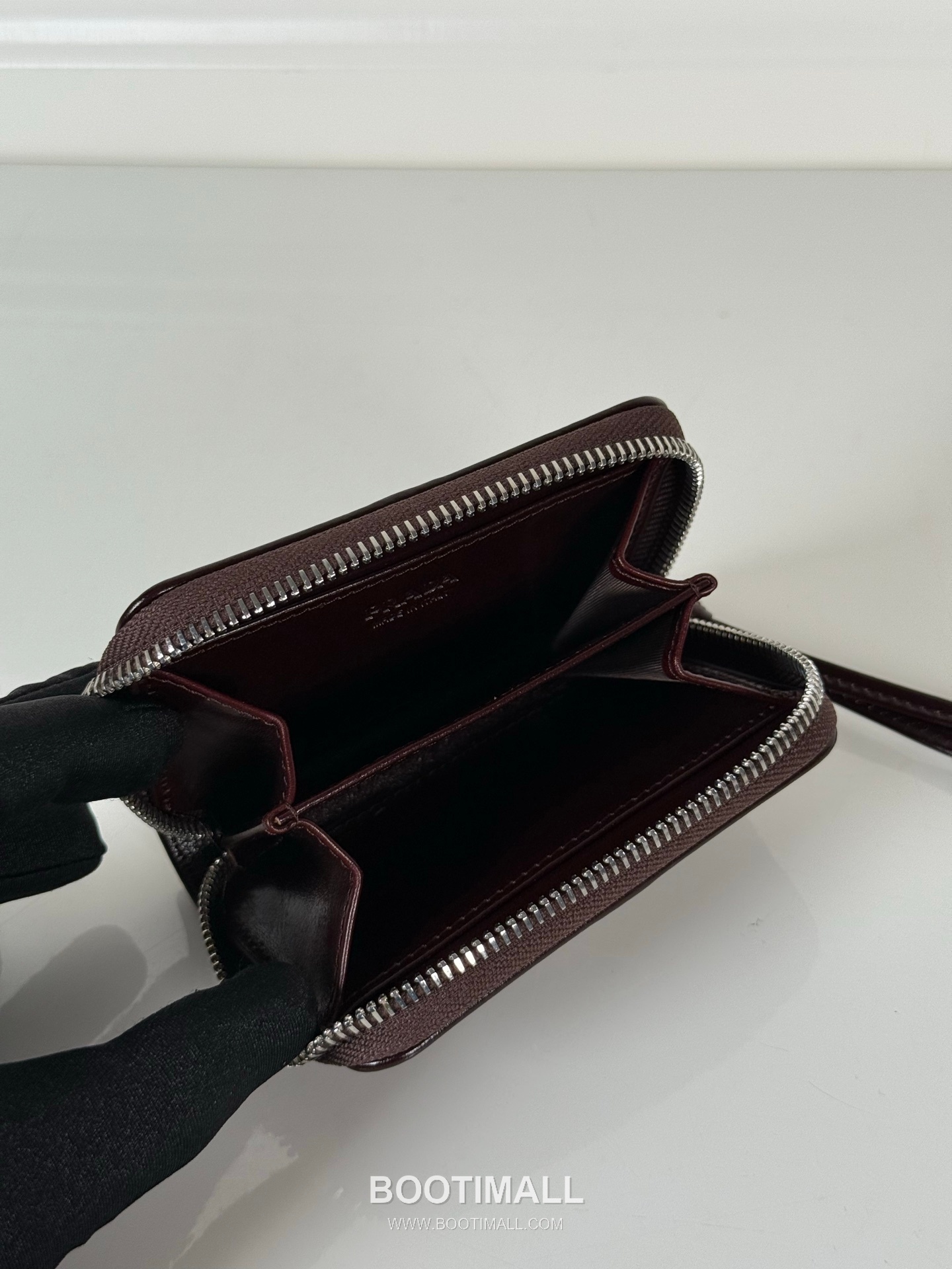 Prada Oiled Wax Calfskin Zip Card Holder with Pleated Slot Detail 프라다 오일드 왁스 카프스킨 플리츠 슬롯 지퍼 카드홀더 2MM003 11cm 8