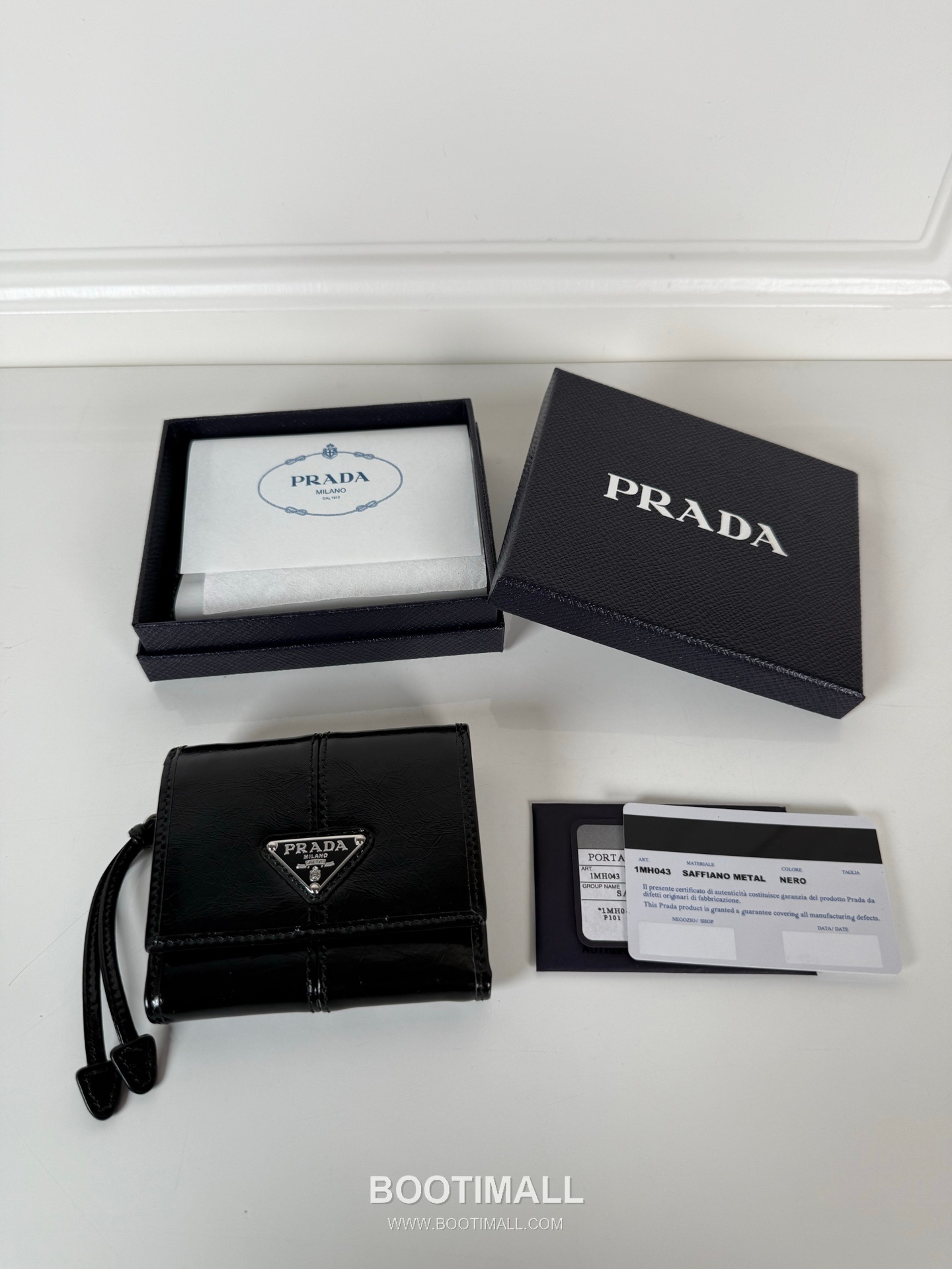 Prada Oiled Wax Calfskin Bi-Fold Wallet with Flap Coin Pocket Multi Slot Detail 프라다 오일드 왁스 카프스킨 플랩 코인포켓 멀티 슬롯 반지갑 1MH043 10cm 1