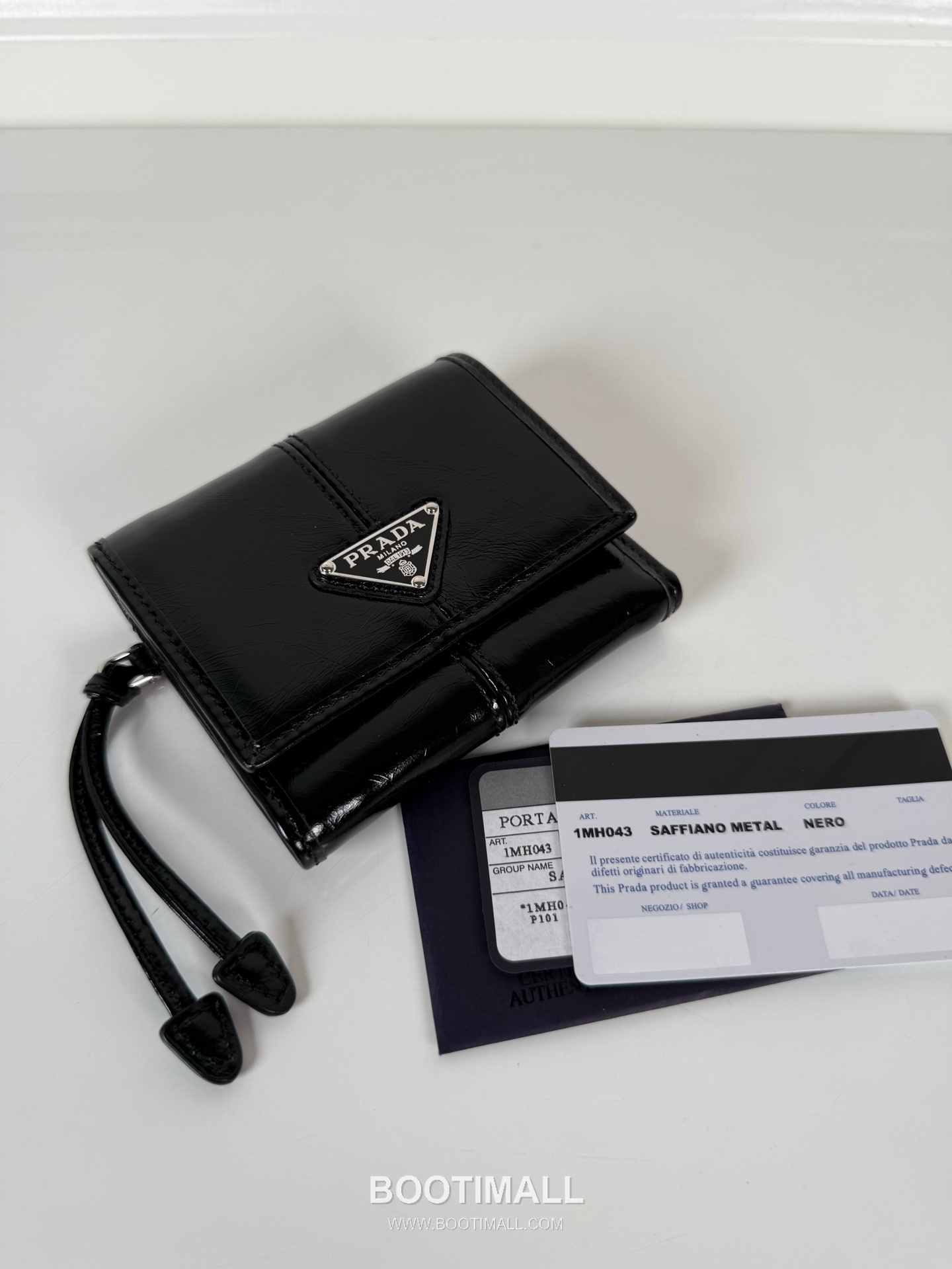 Prada Oiled Wax Calfskin Bi-Fold Wallet with Flap Coin Pocket Multi Slot Detail 프라다 오일드 왁스 카프스킨 플랩 코인포켓 멀티 슬롯 반지갑 1MH043 10cm 3