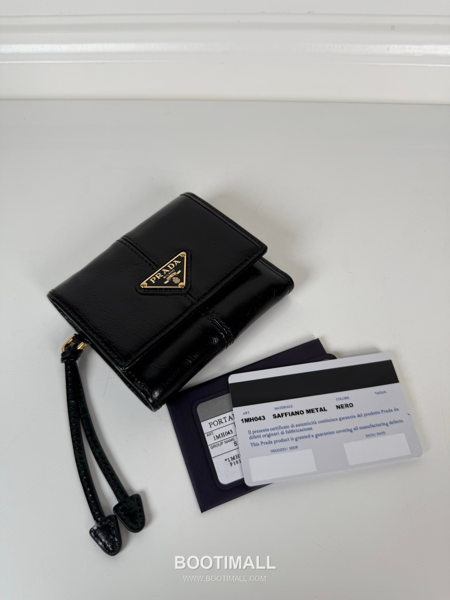 Prada Oiled Wax Calfskin Bi-Fold Wallet with Flap Coin Pocket Multi Slot Detail 프라다 오일드 왁스 카프스킨 플랩 코인포켓 멀티 슬롯 반지갑 1MH043 10cm 3