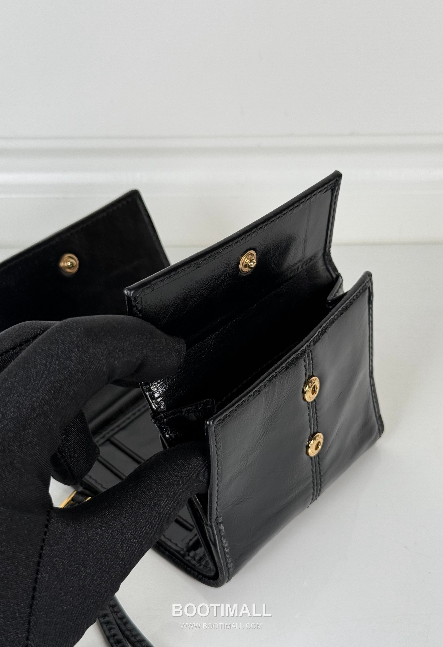 Prada Oiled Wax Calfskin Bi-Fold Wallet with Flap Coin Pocket Multi Slot Detail 프라다 오일드 왁스 카프스킨 플랩 코인포켓 멀티 슬롯 반지갑 1MH043 10cm 8