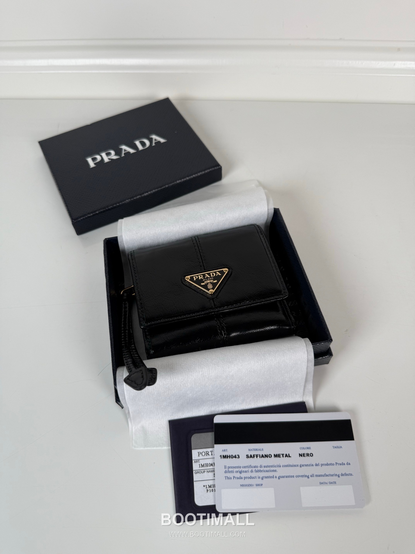 Prada Oiled Wax Calfskin Bi-Fold Wallet with Flap Coin Pocket Multi Slot Detail 프라다 오일드 왁스 카프스킨 플랩 코인포켓 멀티 슬롯 반지갑 1MH043 10cm 9