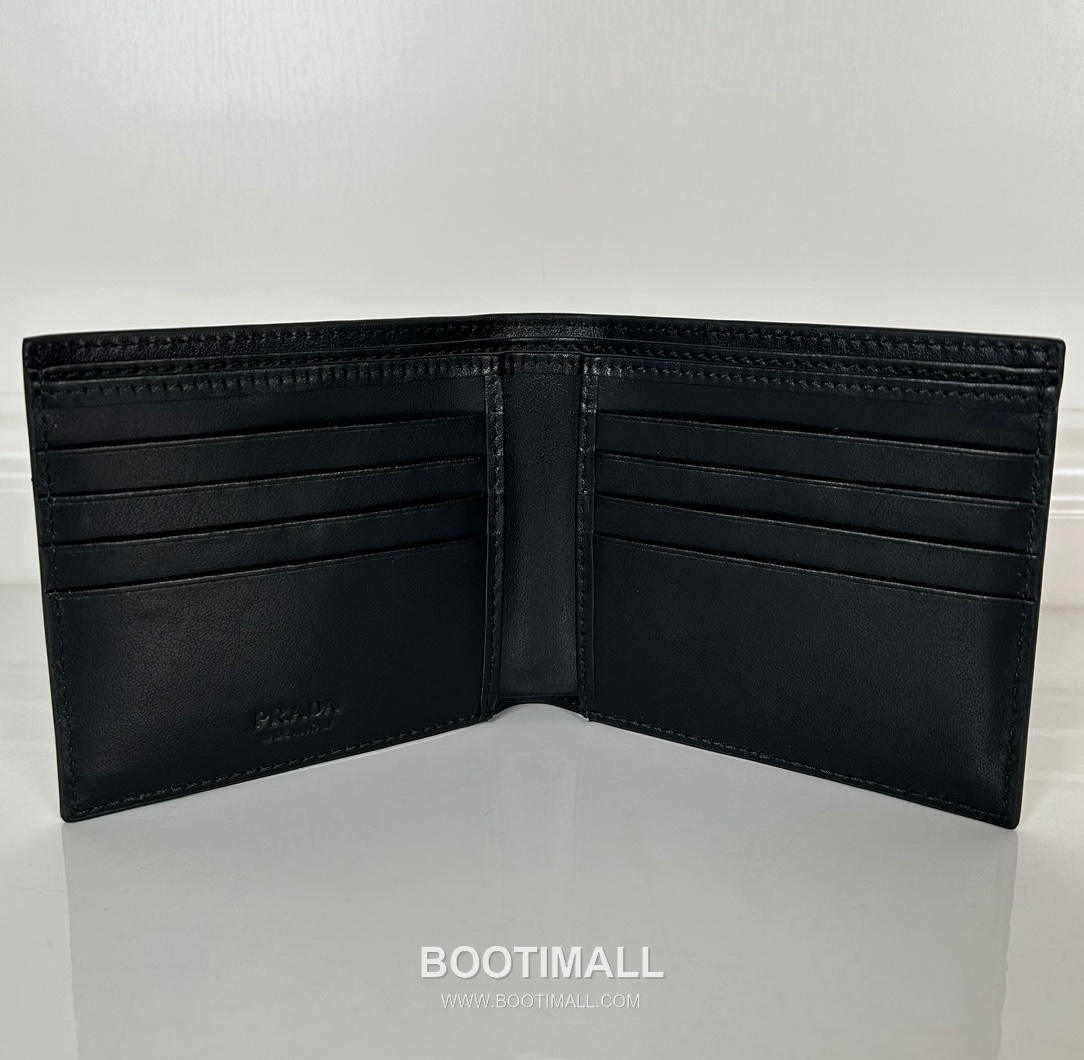 Prada Patent Quilted Calfskin Bi-Fold Wallet with Multi Card Slot Detail 프라다 페이턴트 퀼팅 카프스킨 멀티 카드 슬롯 반지갑 2M0513 11cm 6