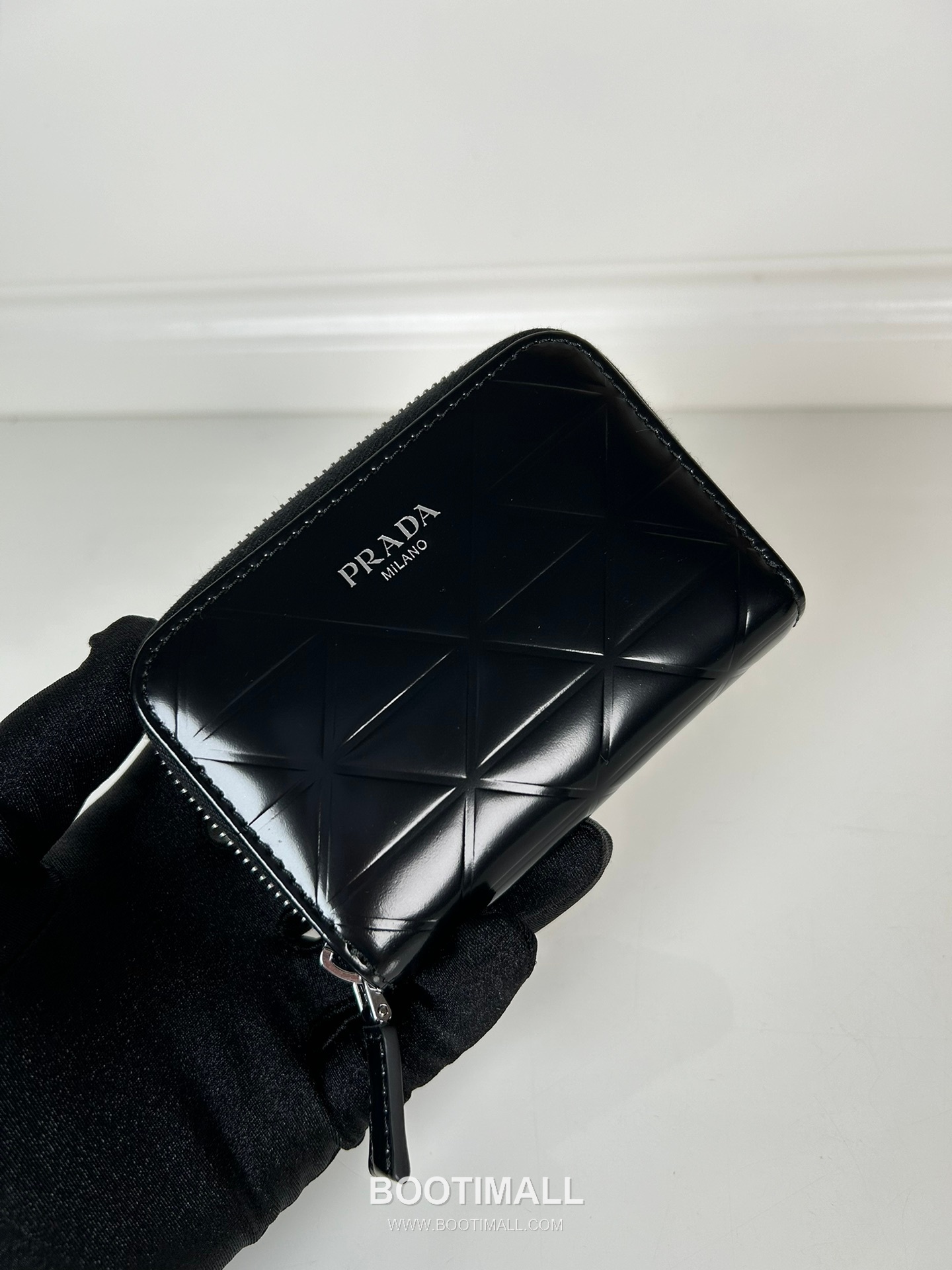 Prada Patent Quilted Calfskin Zip Card Holder with Pleated Slot Detail 프라다 페이턴트 퀼팅 카프스킨 플리츠 슬롯 지퍼 카드홀더 2MM003 11cm 9