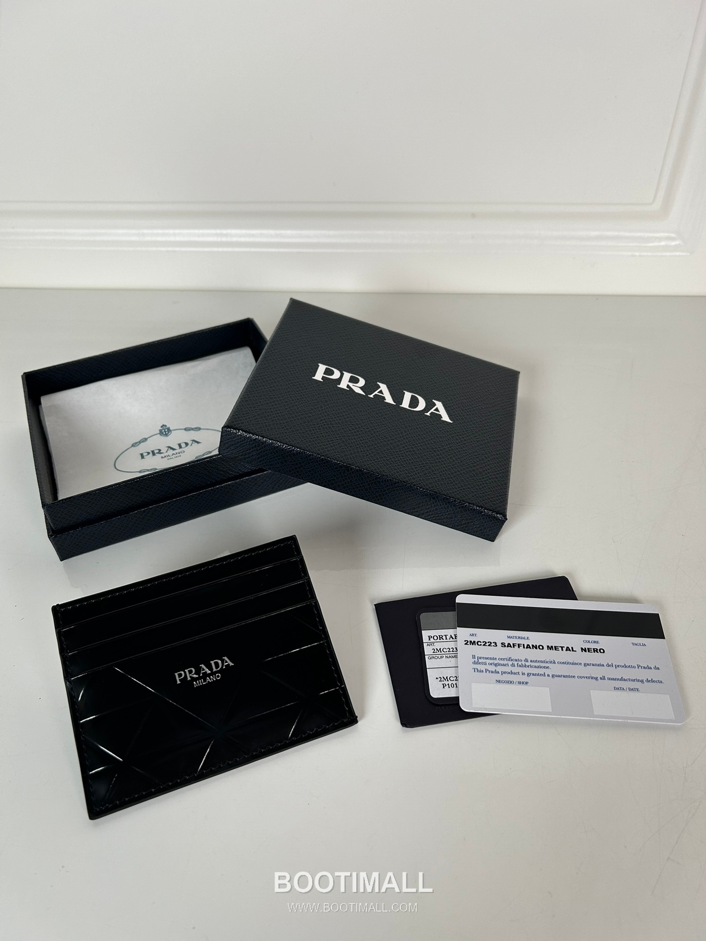 Prada Patent Quilted Calfskin Card Holder with Multi Slot Detail 프라다 페이턴트 퀼팅 카프스킨 멀티 슬롯 카드홀더 2MC223 1
