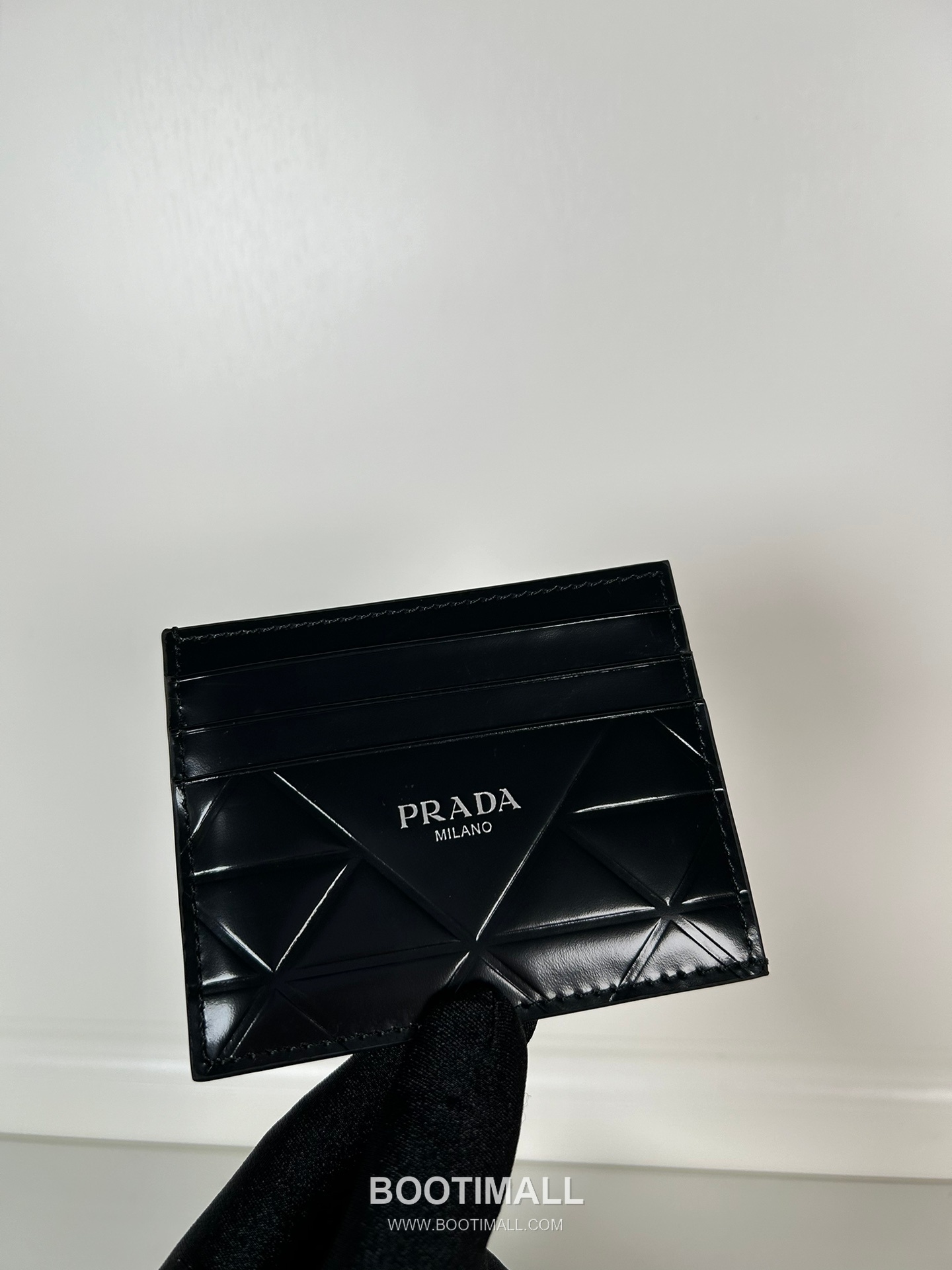 Prada Patent Quilted Calfskin Card Holder with Multi Slot Detail 프라다 페이턴트 퀼팅 카프스킨 멀티 슬롯 카드홀더 2MC223 3