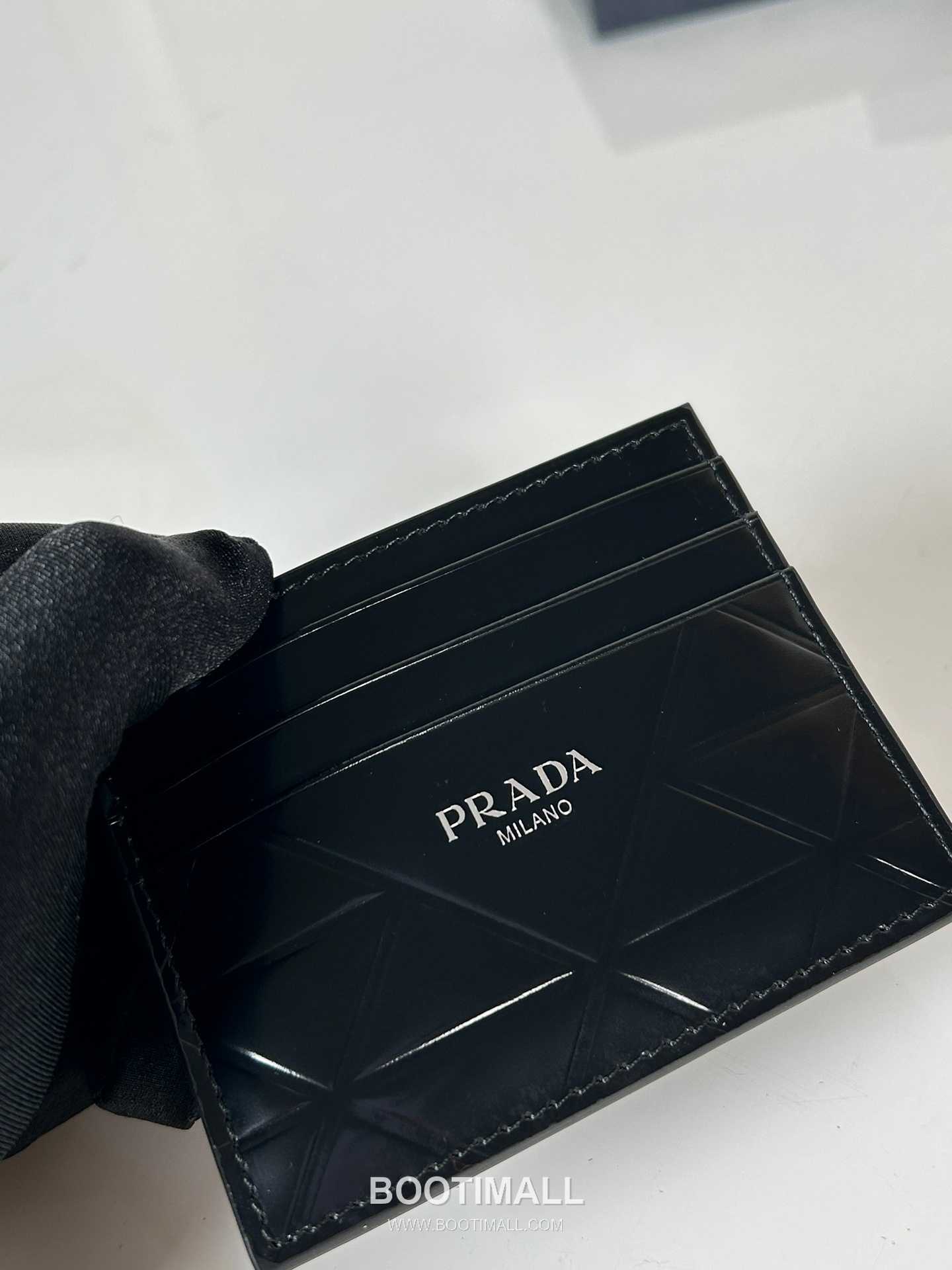 Prada Patent Quilted Calfskin Card Holder with Multi Slot Detail 프라다 페이턴트 퀼팅 카프스킨 멀티 슬롯 카드홀더 2MC223 4