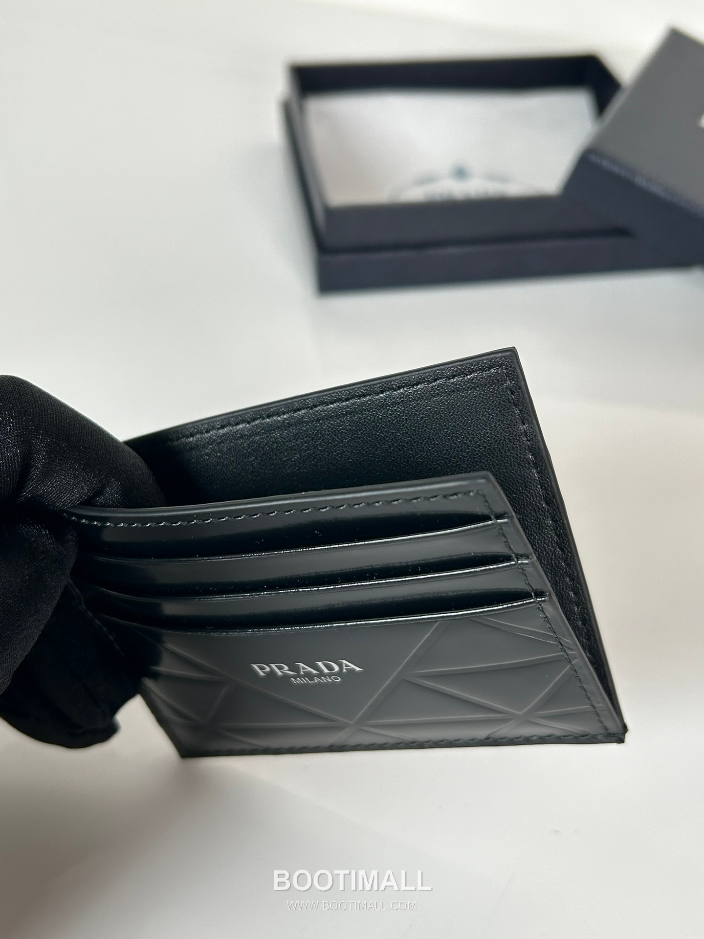 Prada Patent Quilted Calfskin Card Holder with Multi Slot Detail 프라다 페이턴트 퀼팅 카프스킨 멀티 슬롯 카드홀더 2MC223 5