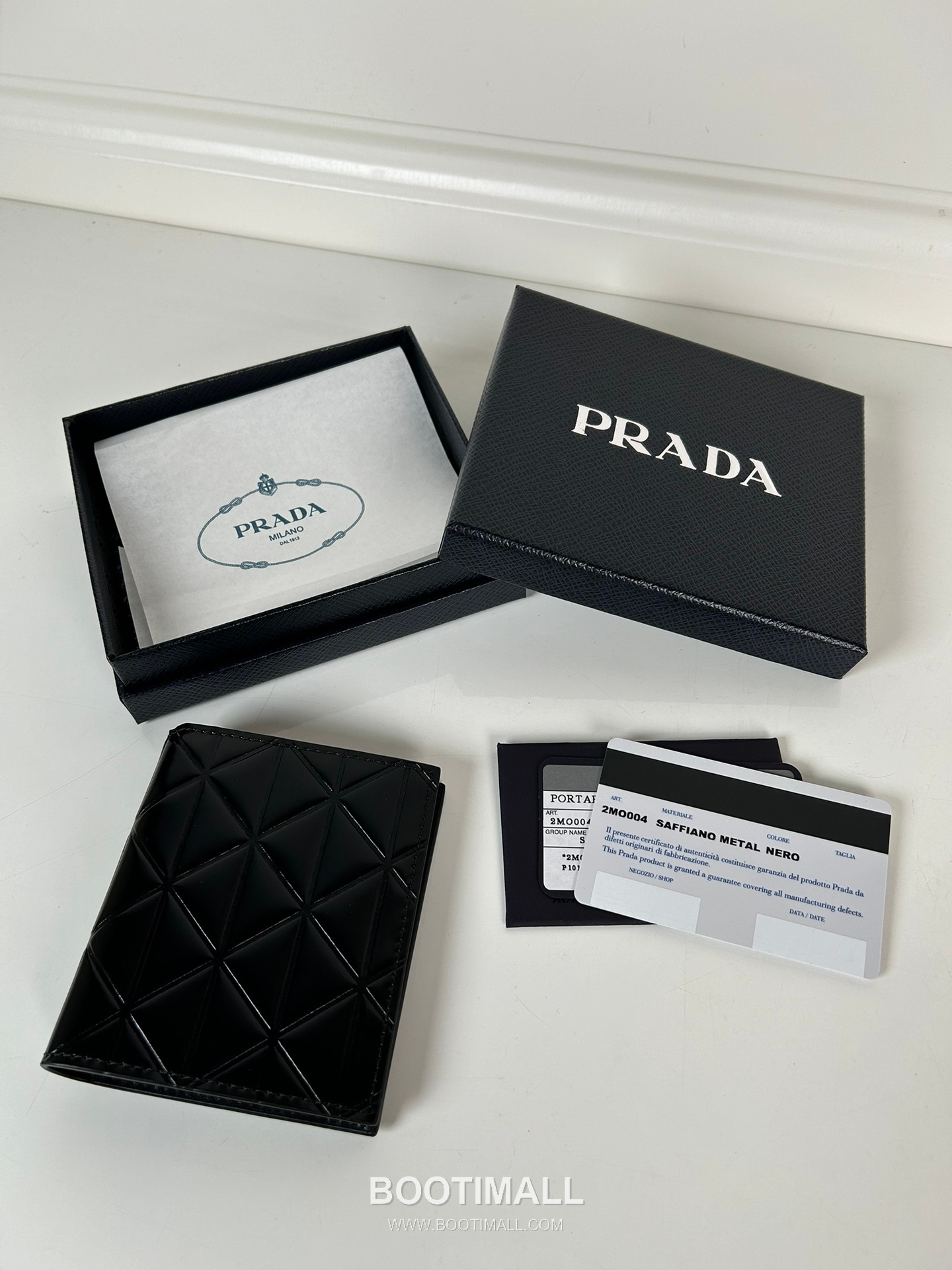 Prada Patent Quilted Calfskin Bi-Fold Wallet with Multi Card Slot Detail 프라다 페이턴트 퀼팅 카프스킨 멀티 카드 슬롯 반지갑 2MO004 10cm 2