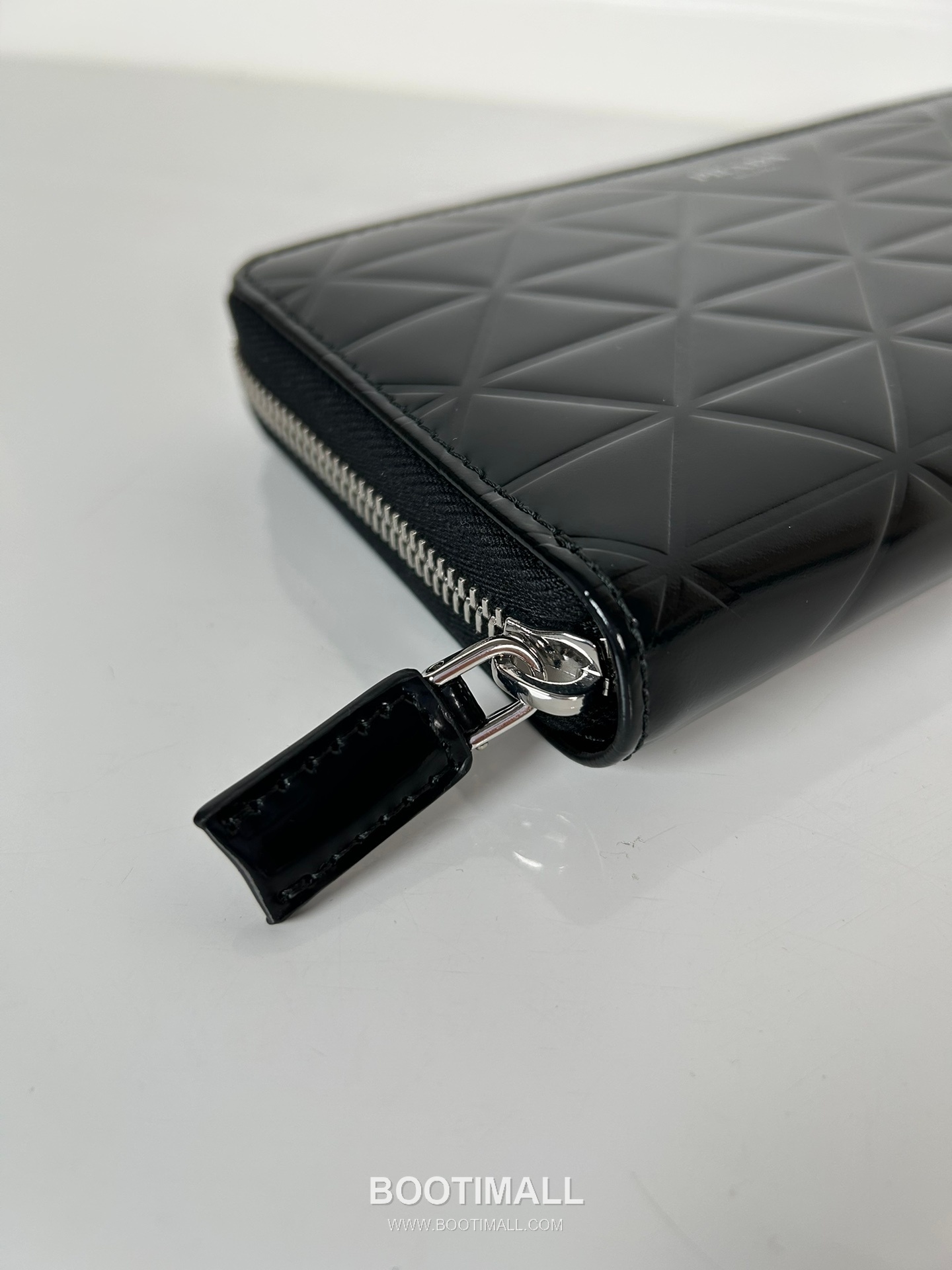 Prada Patent Quilted Calfskin Zip Pouch with Compact Clutch Detail 프라다 페이턴트 퀼팅 카프스킨 지퍼 컴팩트 클러치 파우치 2M1317 20cm 4