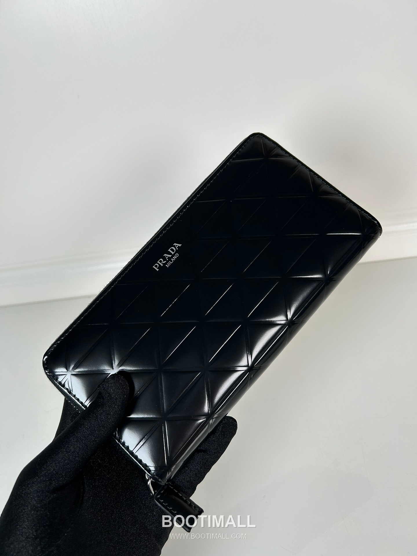 Prada Patent Quilted Calfskin Zip Pouch with Compact Clutch Detail 프라다 페이턴트 퀼팅 카프스킨 지퍼 컴팩트 클러치 파우치 2M1317 20cm 7