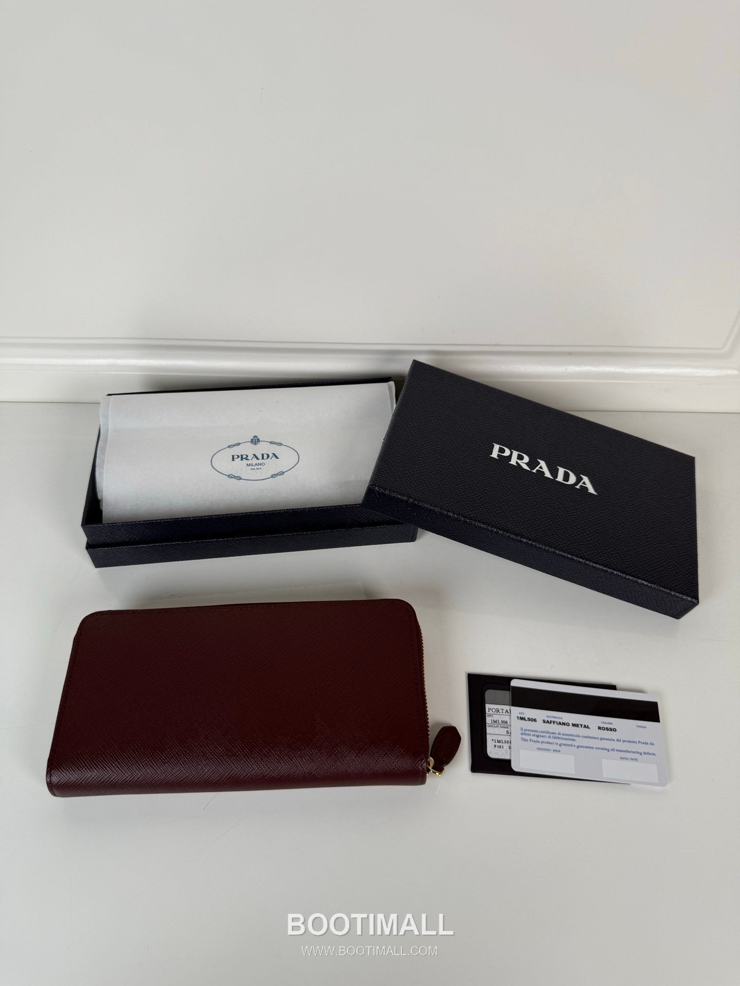 Prada Saffiano Leather Zip Wallet with Single Zip Closure Detail 프라다 사피아노 레더 싱글 지퍼 클로저 장지갑 1ML506 20cm 2