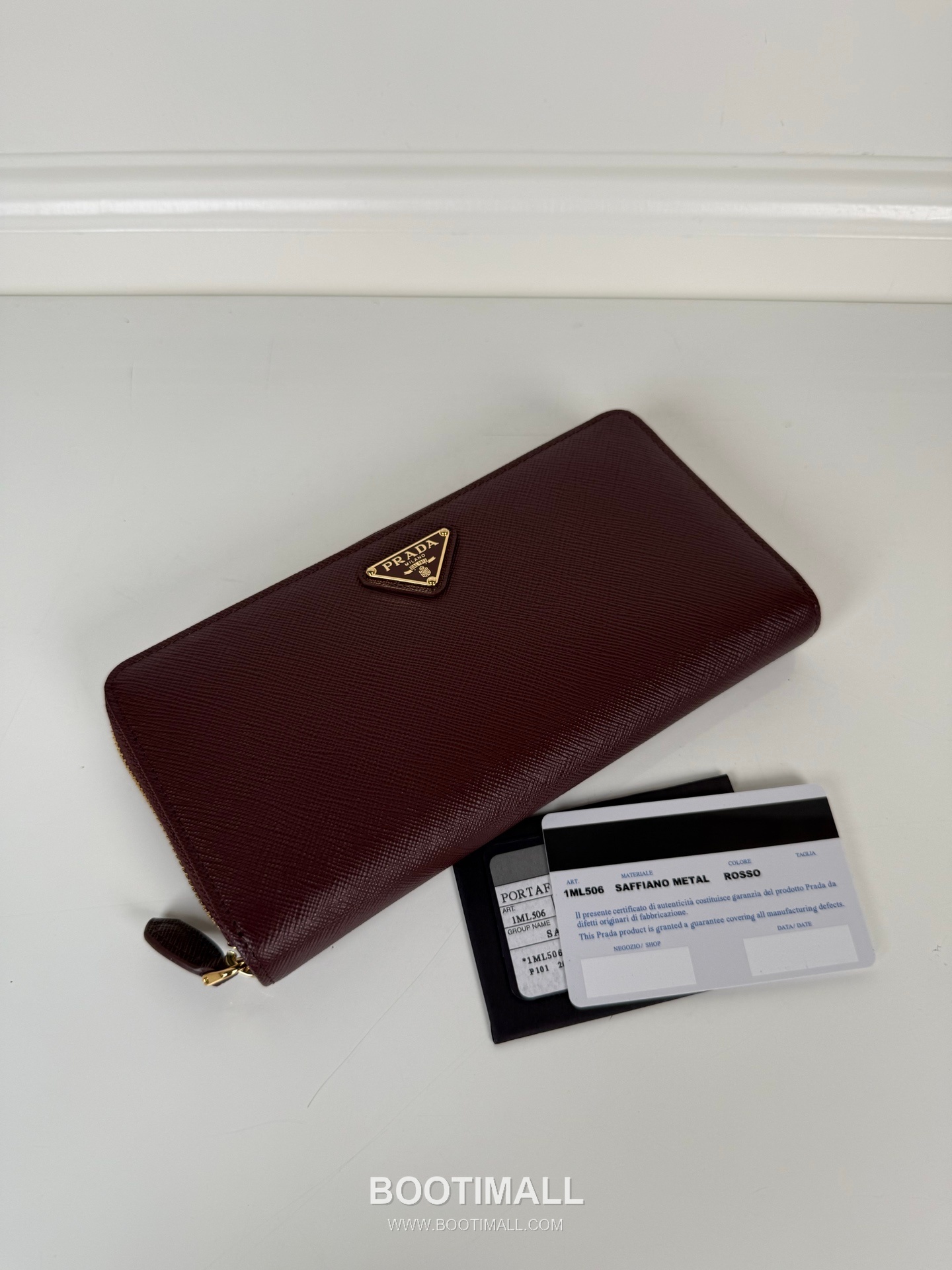 Prada Saffiano Leather Zip Wallet with Single Zip Closure Detail 프라다 사피아노 레더 싱글 지퍼 클로저 장지갑 1ML506 20cm 3