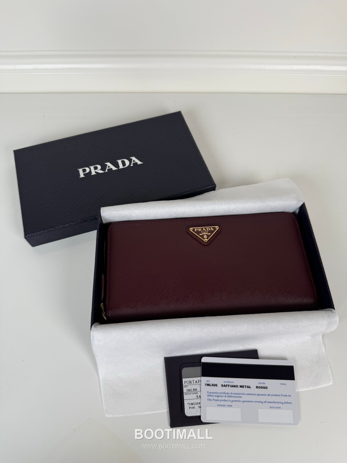 Prada Saffiano Leather Zip Wallet with Single Zip Closure Detail 프라다 사피아노 레더 싱글 지퍼 클로저 장지갑 1ML506 20cm 9