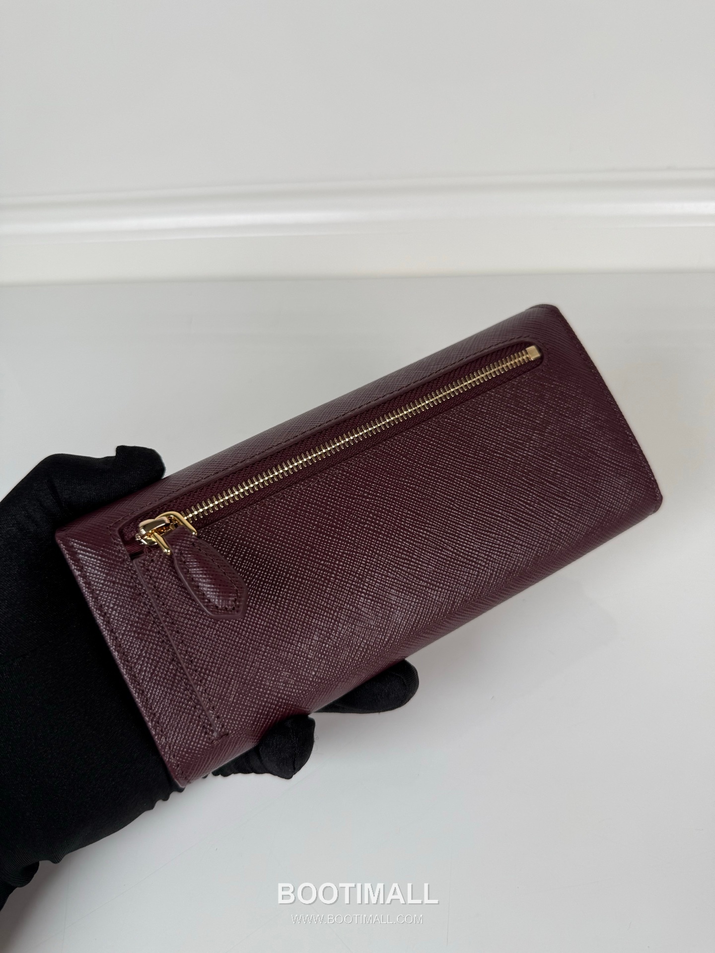 Prada Saffiano Leather Flap Wallet with Snap Closure Detail 프라다 사피아노 레더 스냅 클로저 플랩 장지갑 1MH132 18.7cm 3