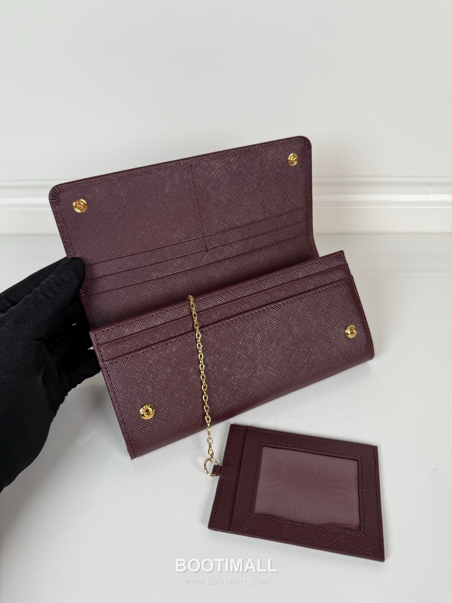 Prada Saffiano Leather Flap Wallet with Snap Closure Detail 프라다 사피아노 레더 스냅 클로저 플랩 장지갑 1MH132 18.7cm 5