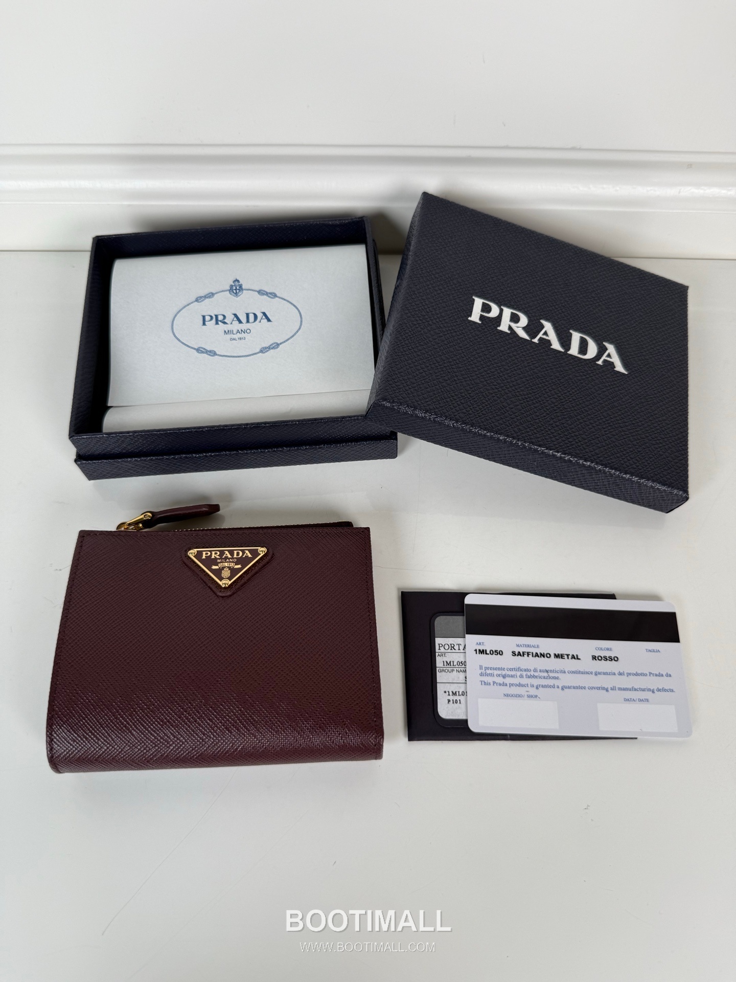 Prada Saffiano Calfskin Bi-Fold Wallet with Zip Coin Pocket Multi Slot Detail 프라다 사피아노 카프스킨 지퍼 코인포켓 멀티 슬롯 반지갑 1ML050 11.5cm 1