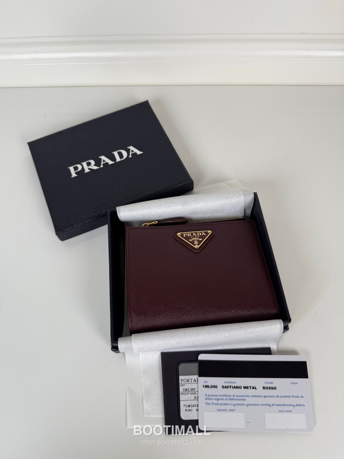 Prada Saffiano Calfskin Bi-Fold Wallet with Zip Coin Pocket Multi Slot Detail 프라다 사피아노 카프스킨 지퍼 코인포켓 멀티 슬롯 반지갑 1ML050 11.5cm 9