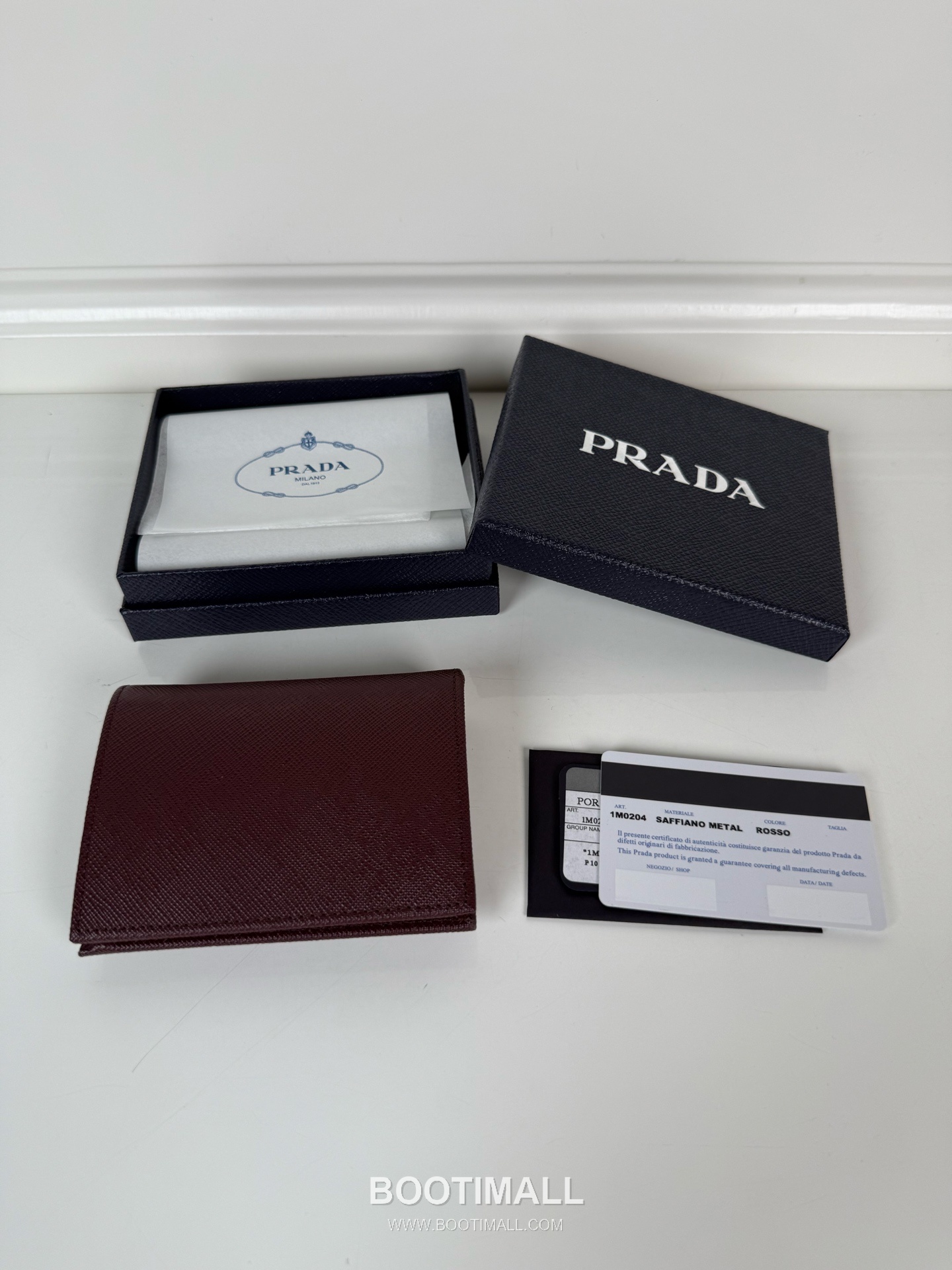 Prada Saffiano Calfskin Bi-Fold Wallet with Compact Slot Detail 프라다 사피아노 카프스킨 컴팩트 슬롯 디테일 반지갑 1M0204 11.2cm 2