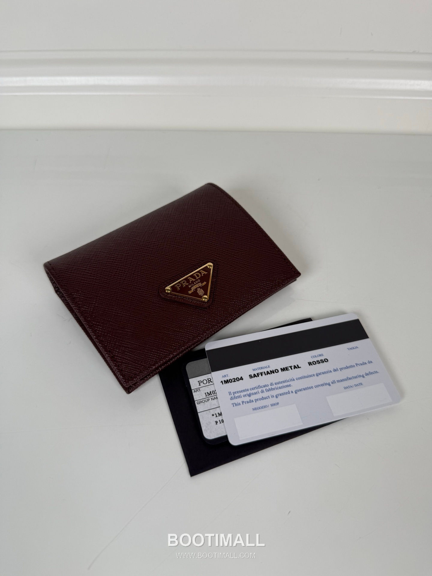 Prada Saffiano Calfskin Bi-Fold Wallet with Compact Slot Detail 프라다 사피아노 카프스킨 컴팩트 슬롯 디테일 반지갑 1M0204 11.2cm 3