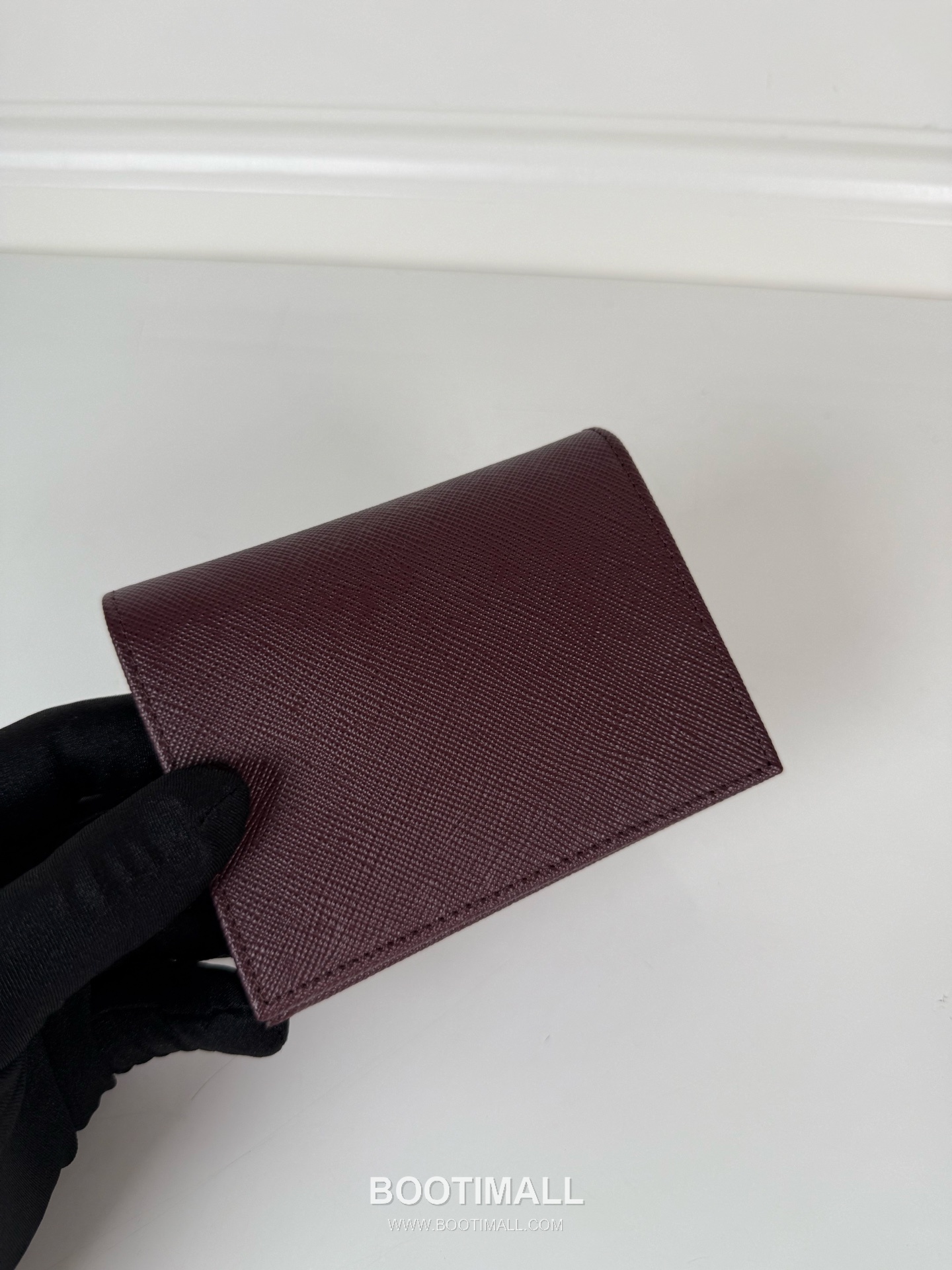 Prada Saffiano Calfskin Bi-Fold Wallet with Compact Slot Detail 프라다 사피아노 카프스킨 컴팩트 슬롯 디테일 반지갑 1M0204 11.2cm 5