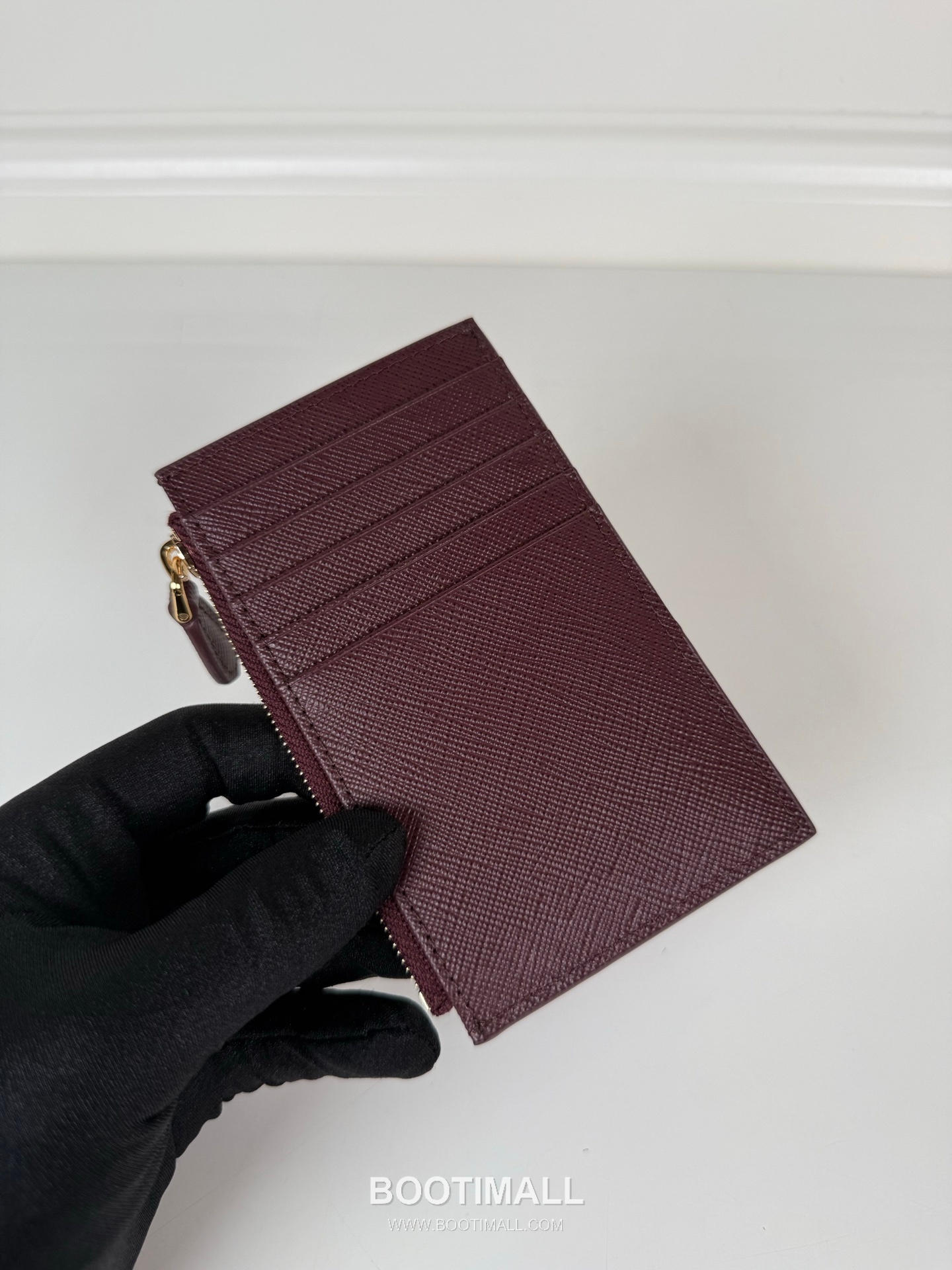 Prada Saffiano Calfskin Card Holder with Zip Pocket Multi Slot Detail 프라다 사피아노 카프스킨 지퍼 포켓 멀티 슬롯 카드홀더 1MC086 13cm 5